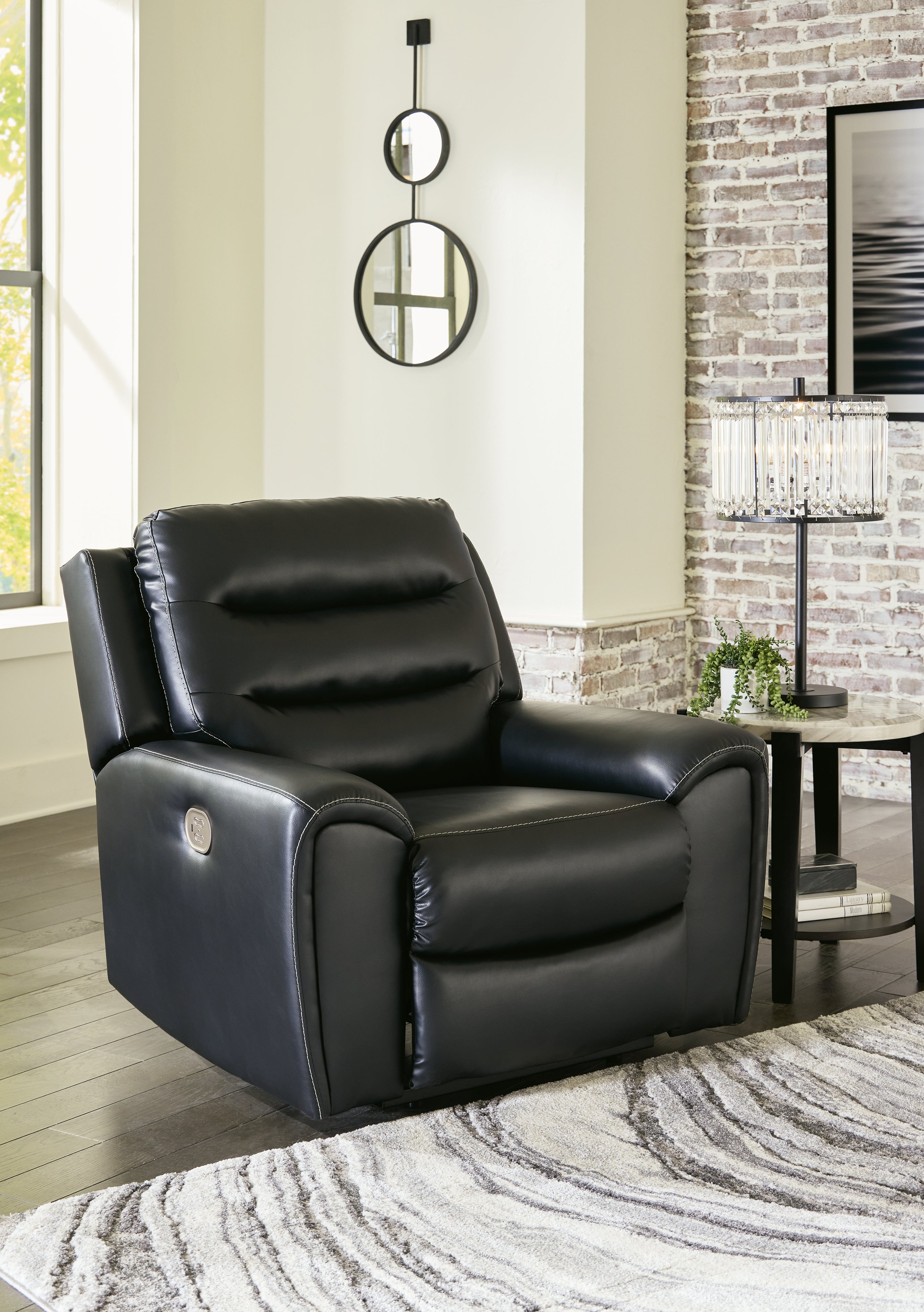 Floridian Furniture - Ashley Furniture - Warlin Living Room - PWR Recliner/ADJ Headrest / Black - 6110513