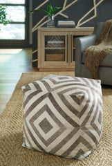 Floridian Furniture - Ashley Furniture - Hartselle Pouf - Pouf / Brown - A1000982