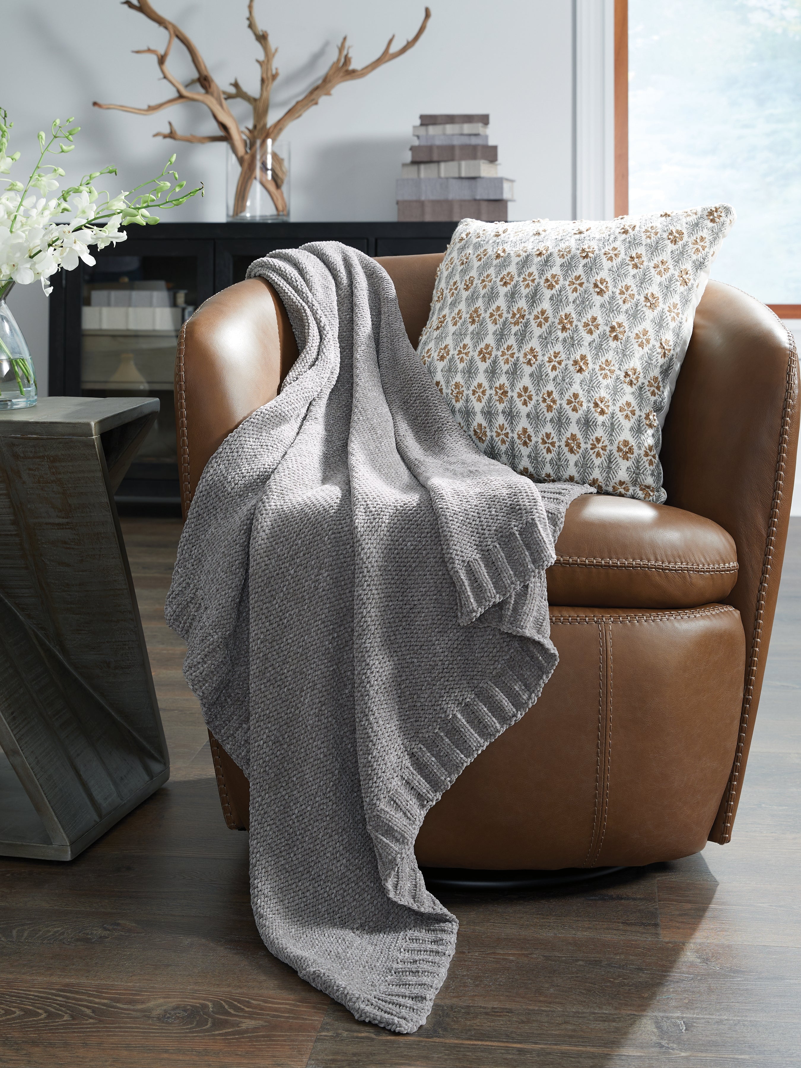 Floridian Furniture - Ashley Furniture - Anawood Throw (Set of 3) - Throw (3/CS) / Gray - A1001097