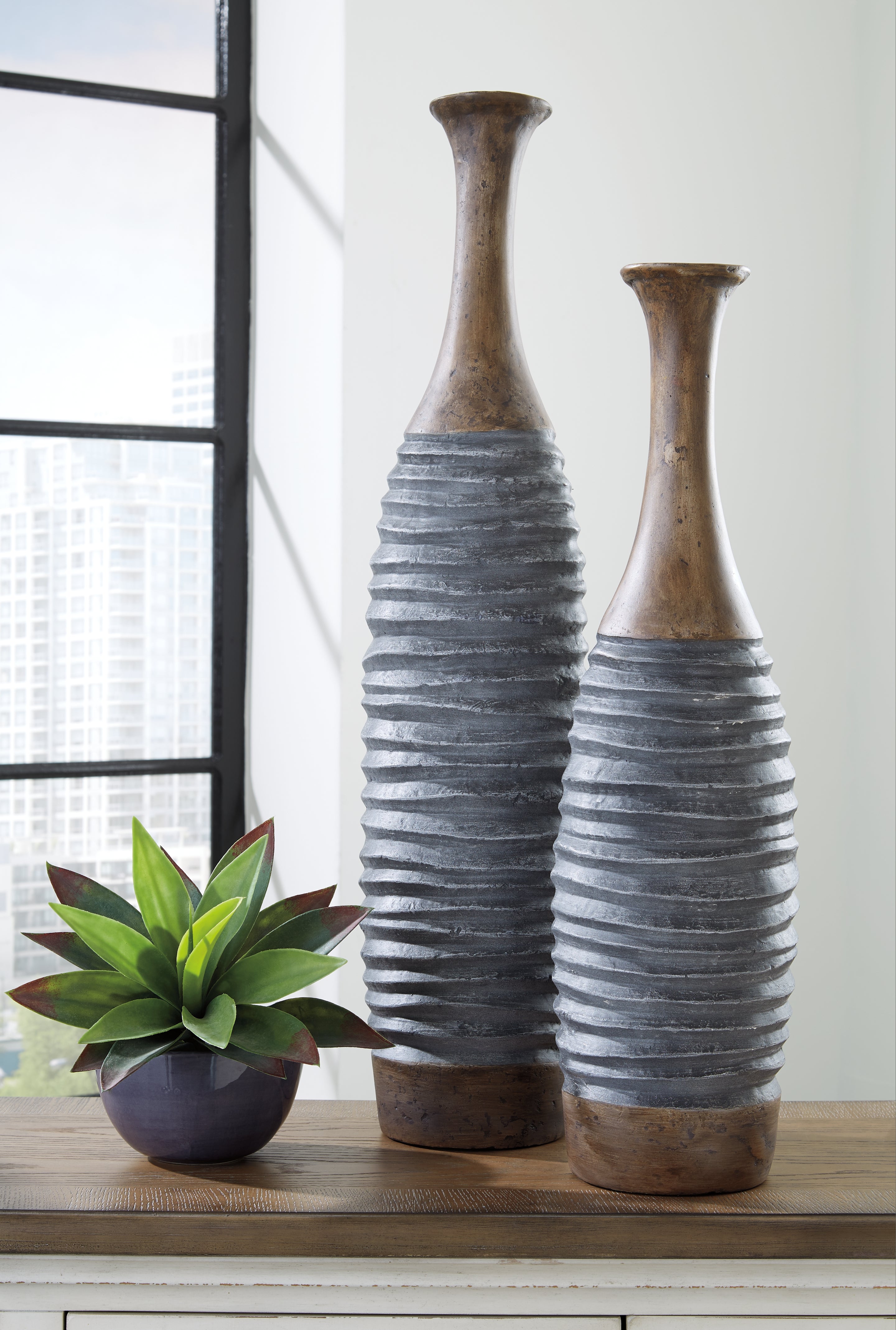 Floridian Furniture - Ashley Furniture - Blayze Vase - Vase Set (Set of 2) / Antique Gray/Brown - A2000388