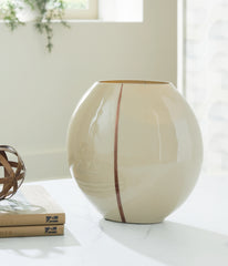 Floridian Furniture - Ashley Furniture - Sheabourne Vase - Vase / Cream - A2000701