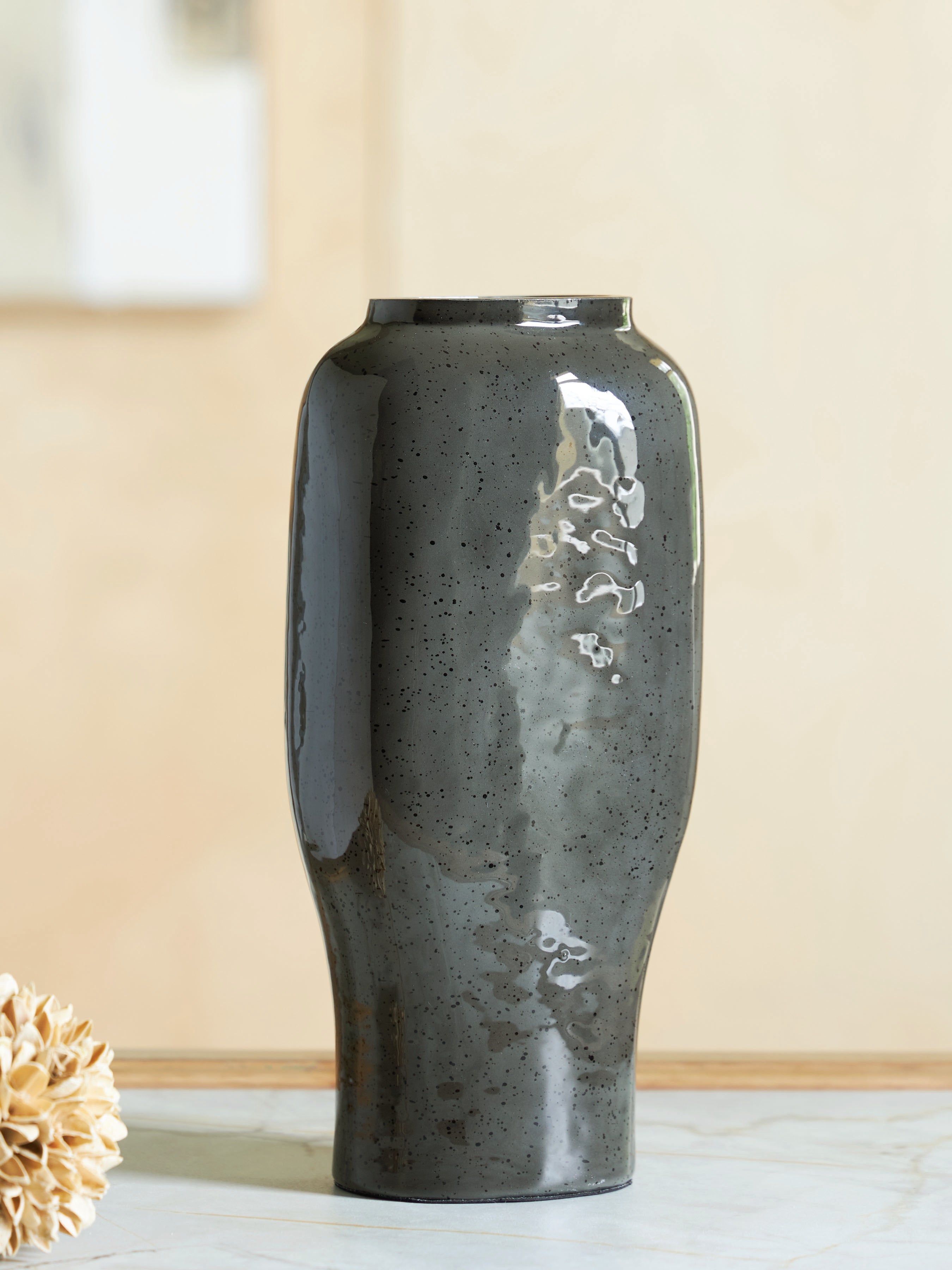 Floridian Furniture - Ashley Furniture - Kierlain Vase - Vase / Gray/Black - A2000808