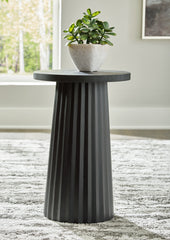 Floridian Furniture - Ashley Furniture - Ceilby Accent Table - Accent Table / Black - A4000603