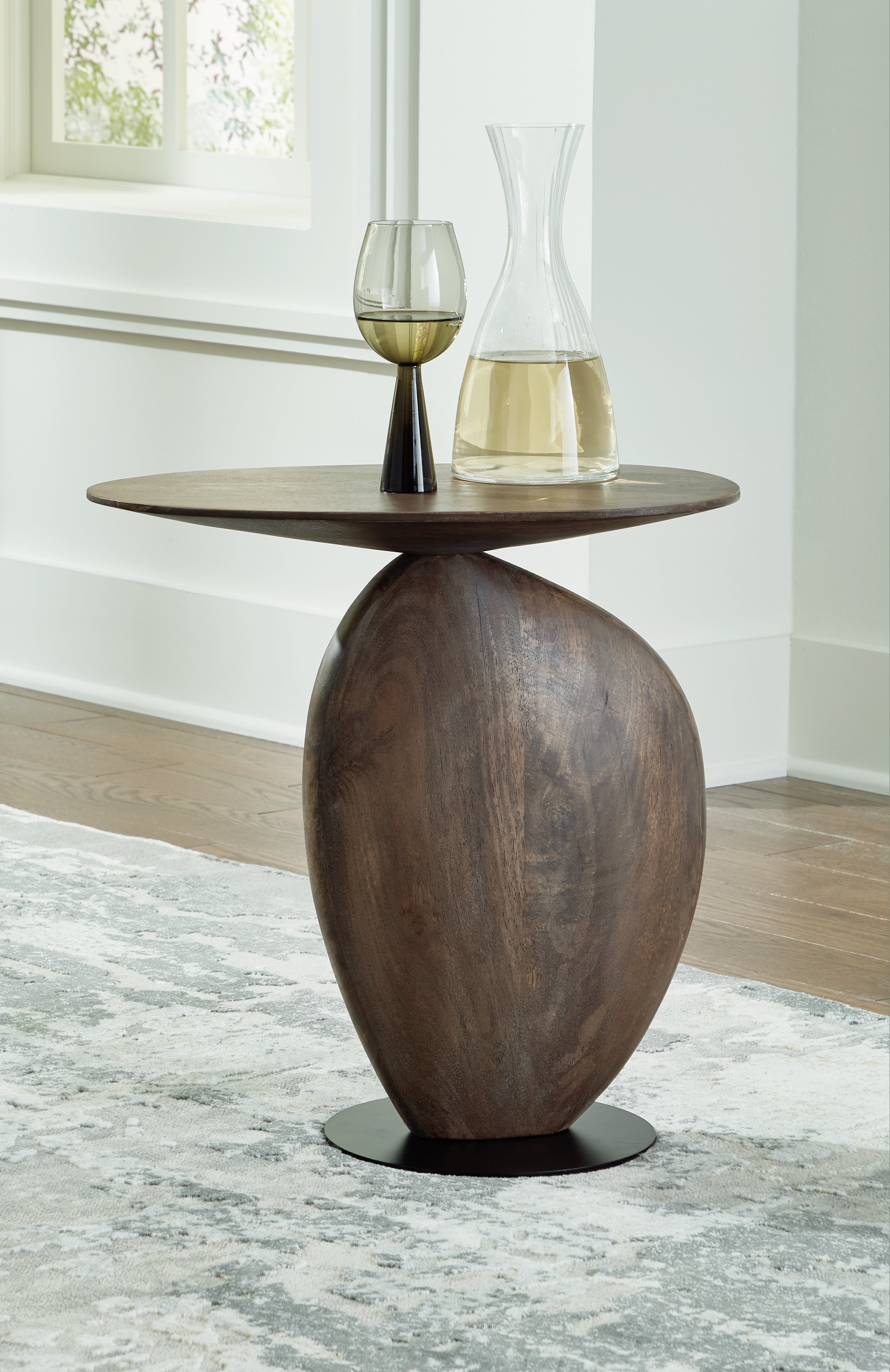 Floridian Furniture - Ashley Furniture - Cormmet Accent Table - Accent Table / Brown/Black - A4000612
