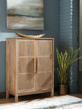 Floridian Furniture - Ashley Furniture - Pellamour Bar Cabinet - Bar Cabinet / Natural Brown - A4000698