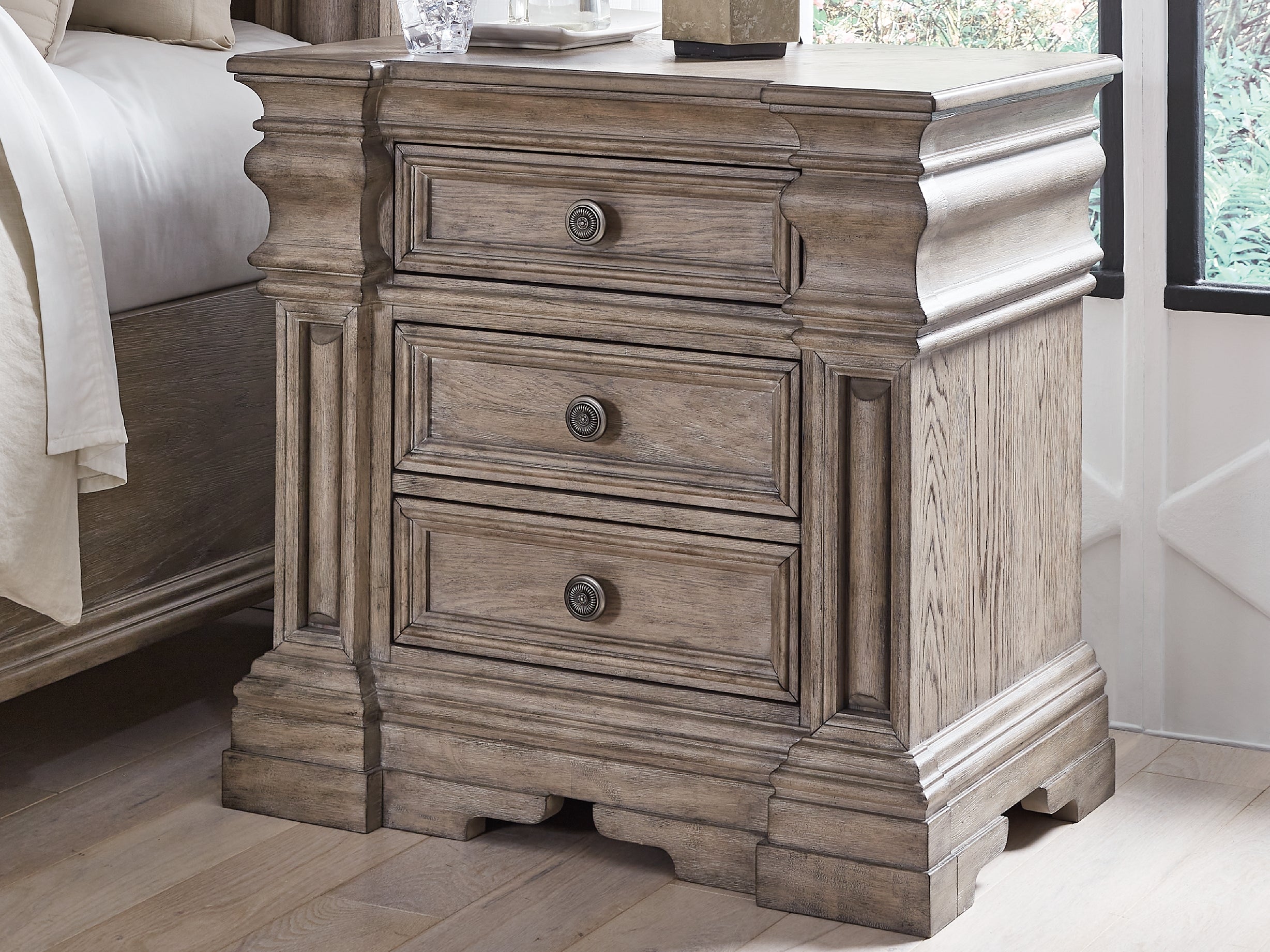 Floridian Furniture - Ashley Furniture - Blairhurst Bedroom - California King Panel Bed / Light Grayish Brown - B916B5