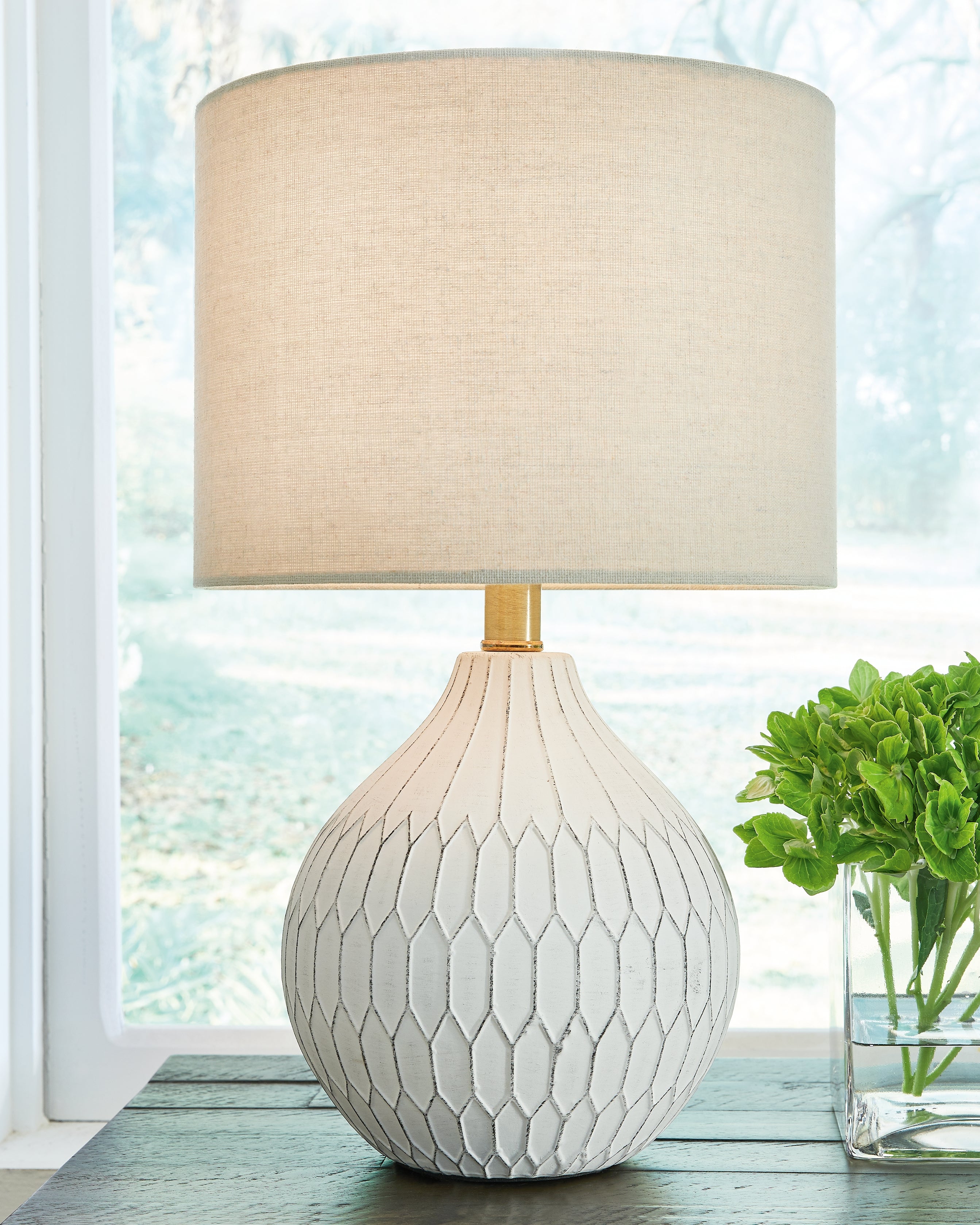 Floridian Furniture - Ashley Furniture - Wardmont Lighting - Table Lamp (Set of 2) / White - L180094X2