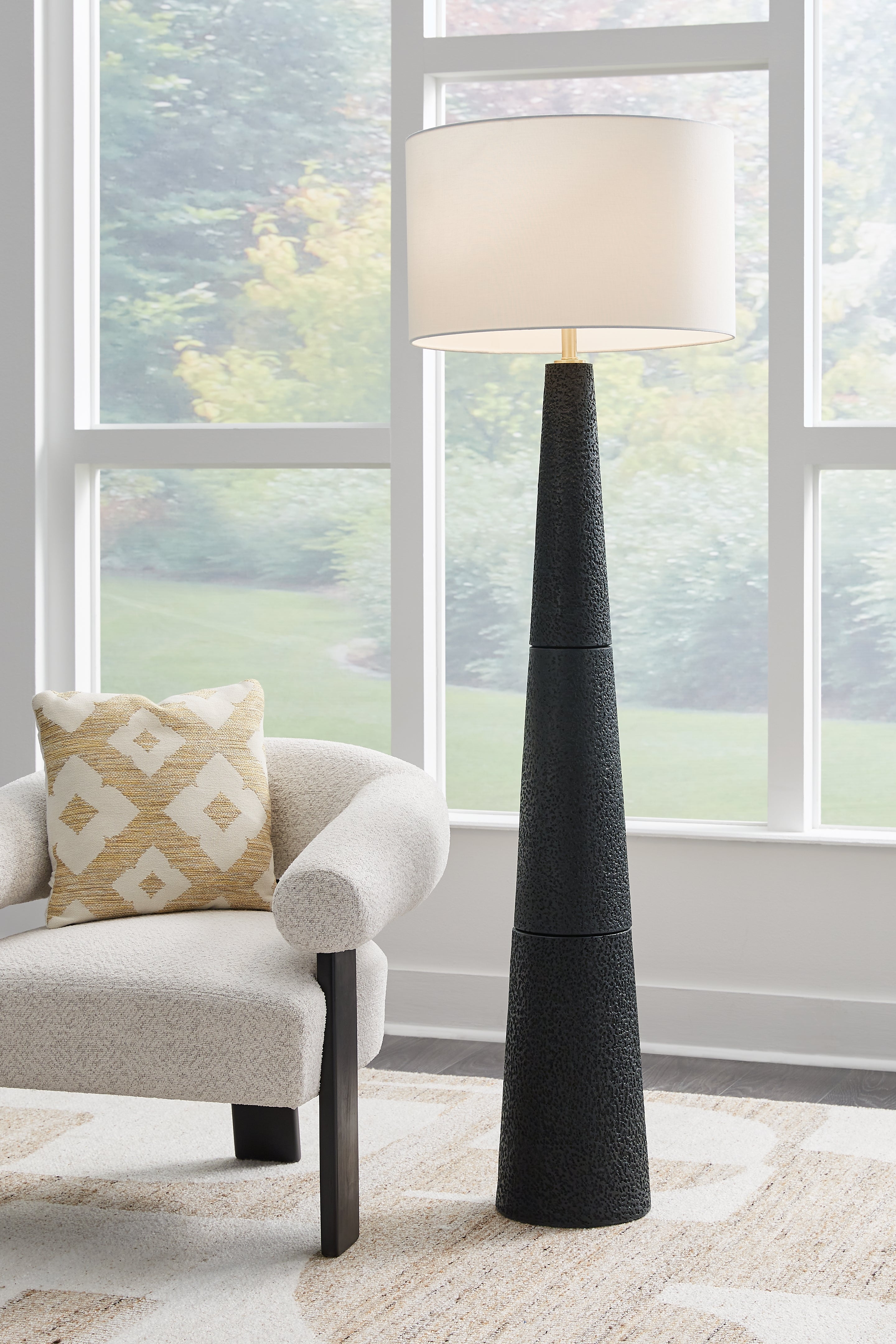 Floridian Furniture - Ashley Furniture - Hallburg Lighting - Poly Floor Lamp (1/CN) / Black - L235761