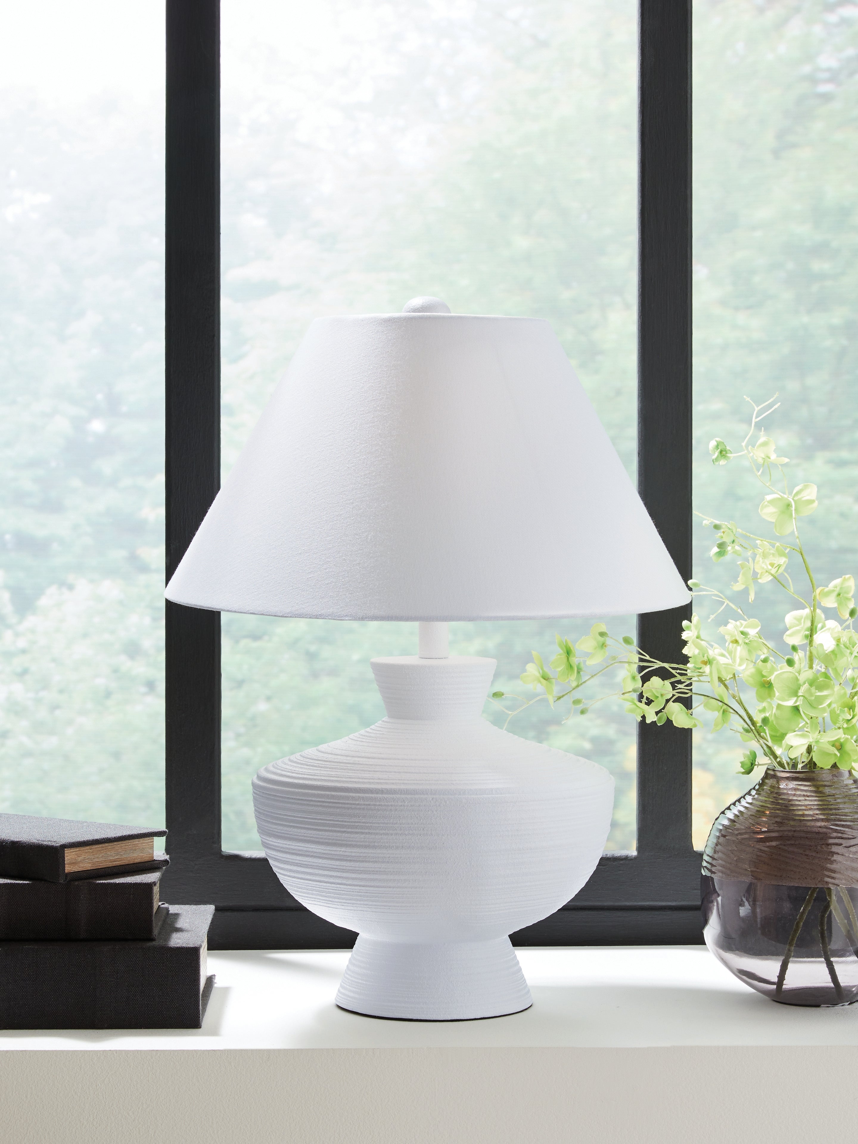 Floridian Furniture - Ashley Furniture - Harelwood Lighting - Poly Table Lamp (1/CN) / White - L235934