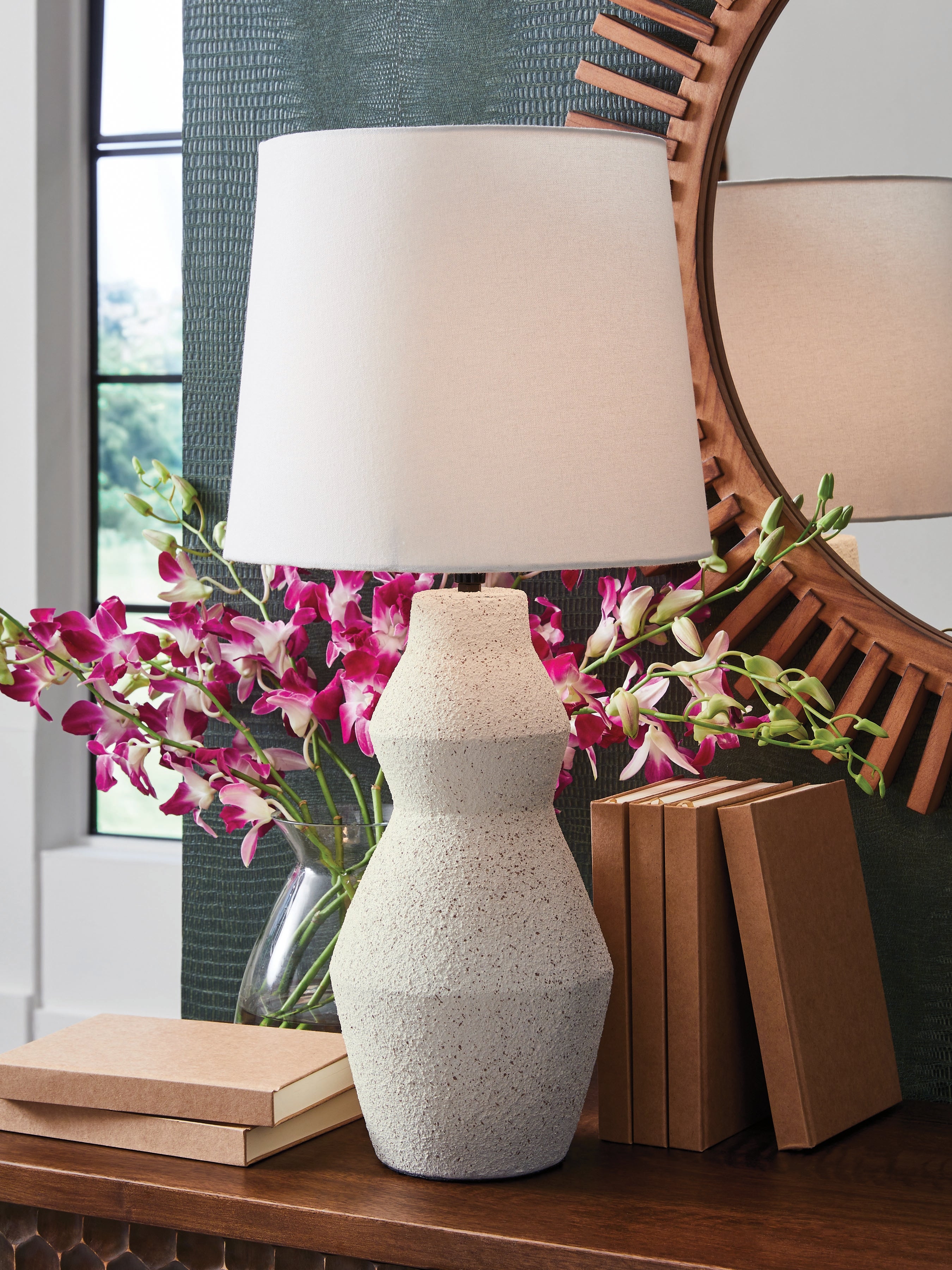 Floridian Furniture - Ashley Furniture - Dawthorne Lighting - Paper Table Lamp (1/CN) / Cream - L236034