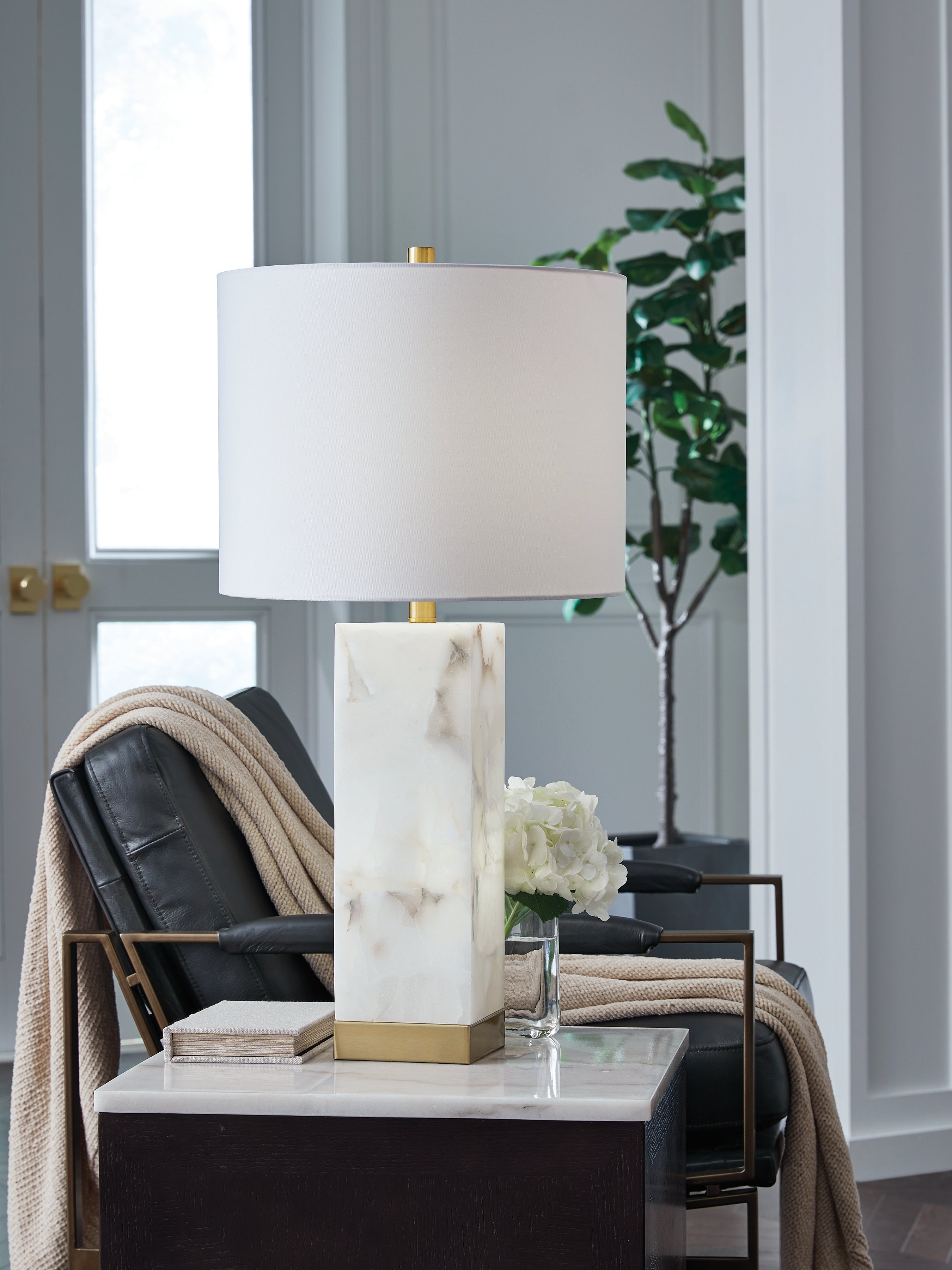 Floridian Furniture - Ashley Furniture - Linderfield Lighting - Alabaster Table Lamp (1/CN) / White/Gold Finish - L429094