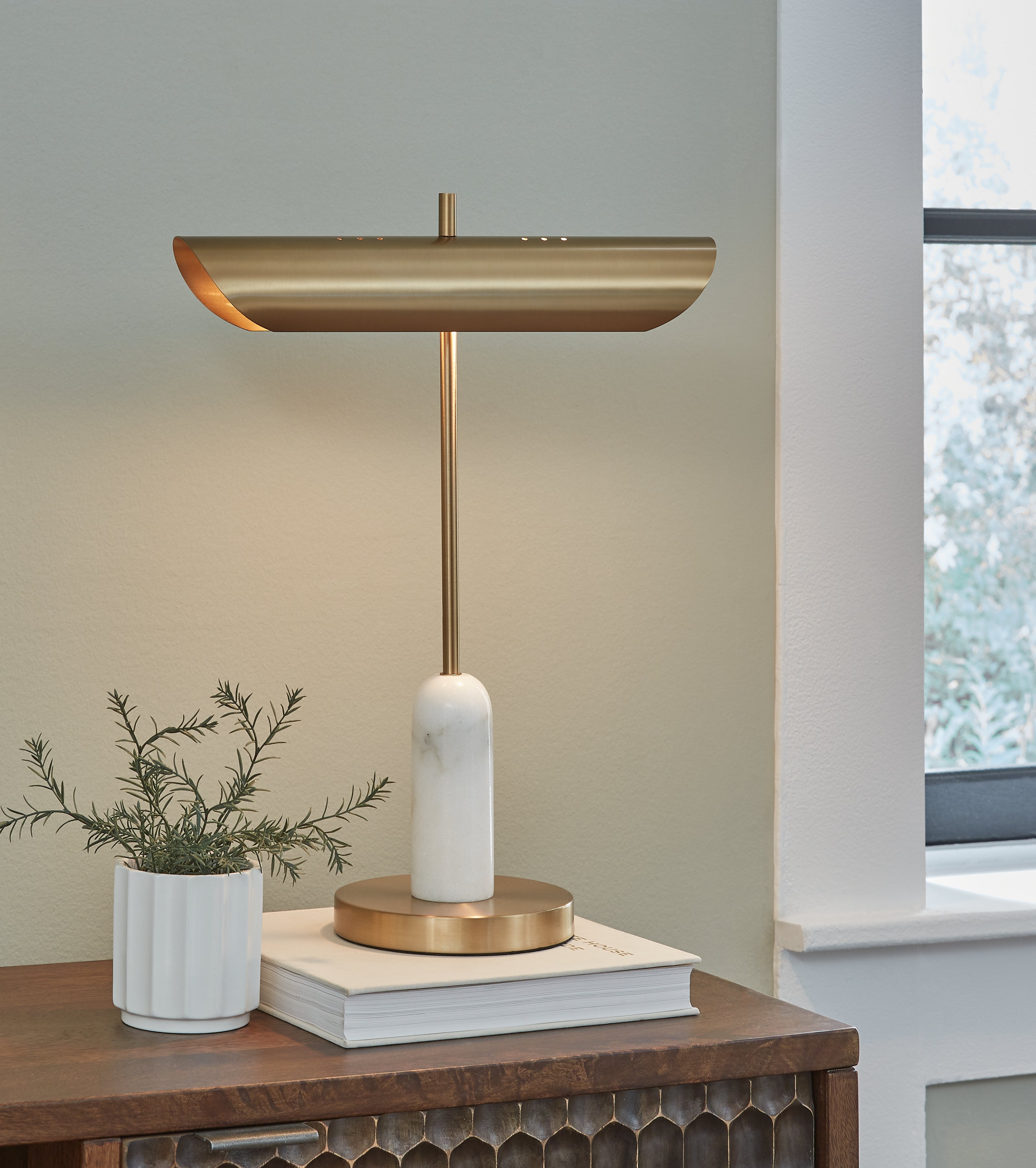 Floridian Furniture - Ashley Furniture - Rowleigh Lighting - Marble Desk Lamp (1/CN) / Gold Finish/White - L734392