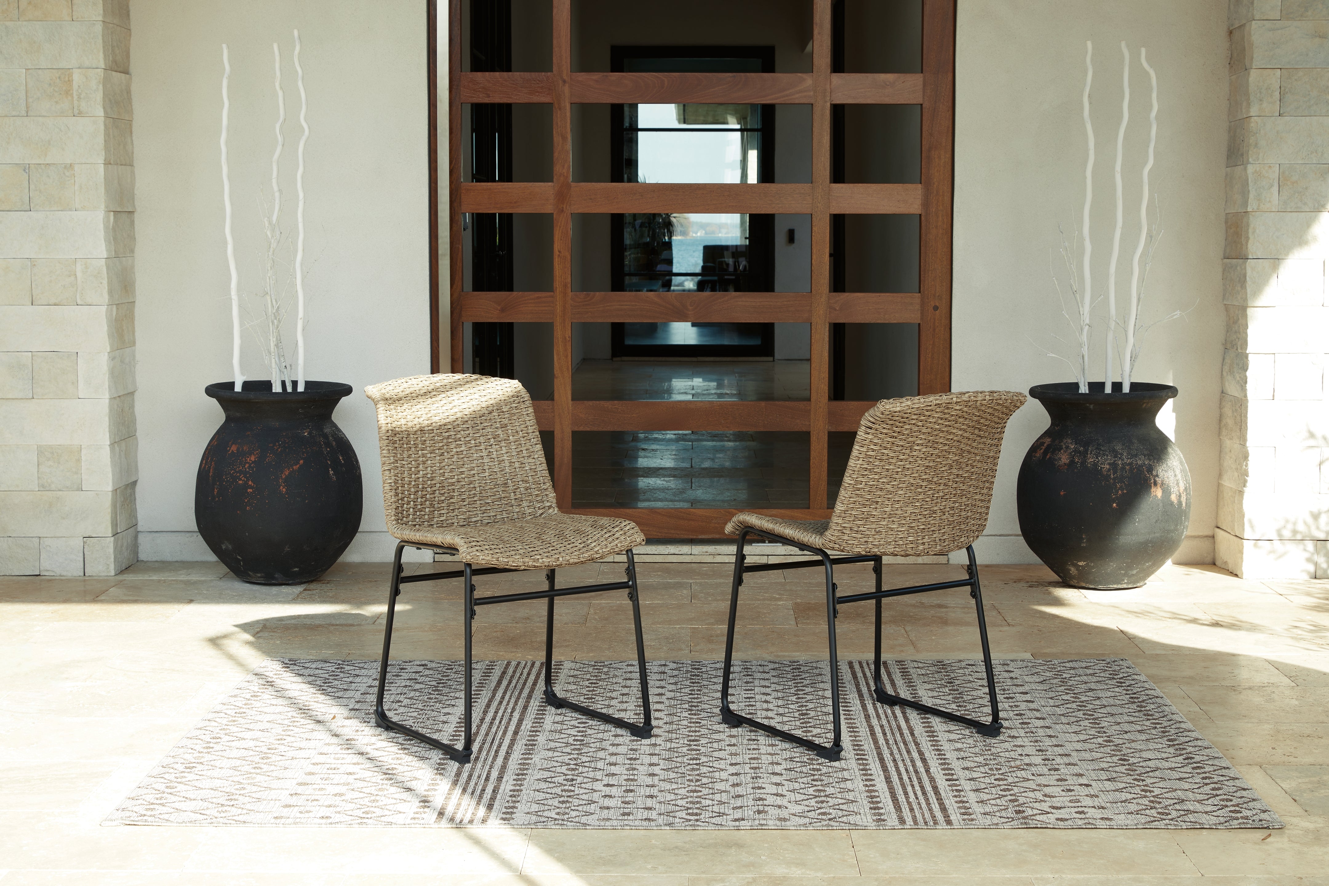 Floridian Furniture - Ashley Furniture - Amaris Outdoor - Round Dining Table / Brown/Black - P369-615