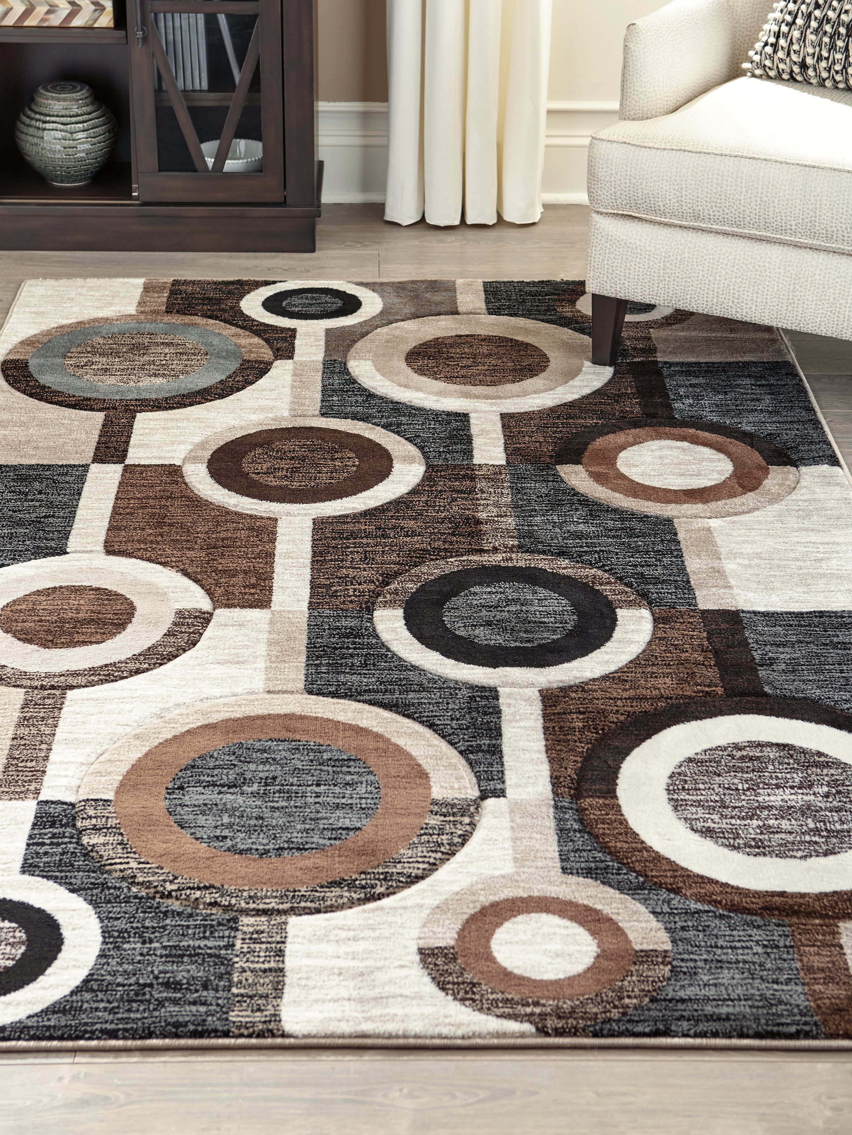 Floridian Furniture - Ashley Furniture - Guintte Rug - 8'2" x 9'6" Rug / Multi - R403971