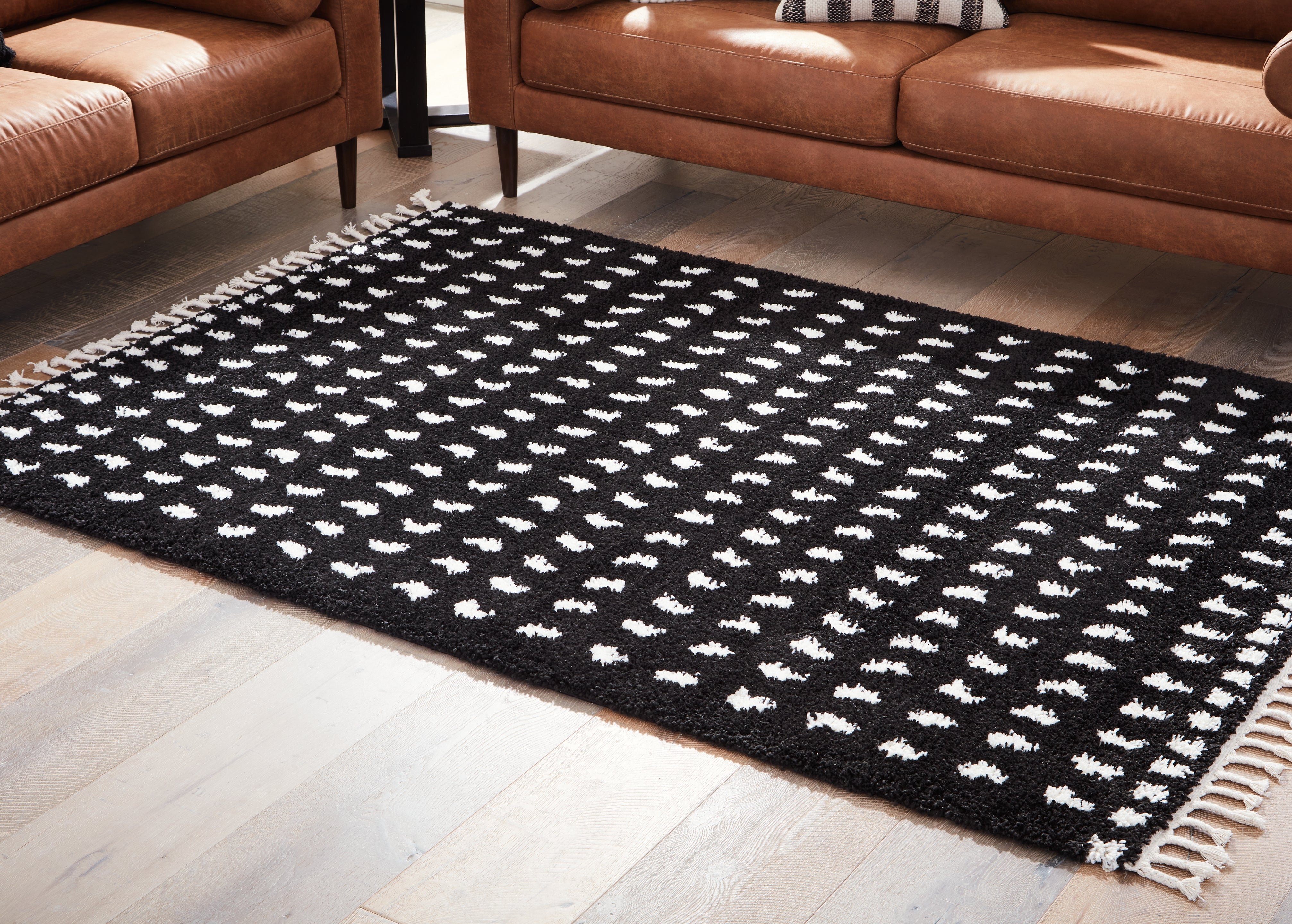 Floridian Furniture - Ashley Furniture - Minston Rug - 8' x 10' Rug / Black/White - R405951