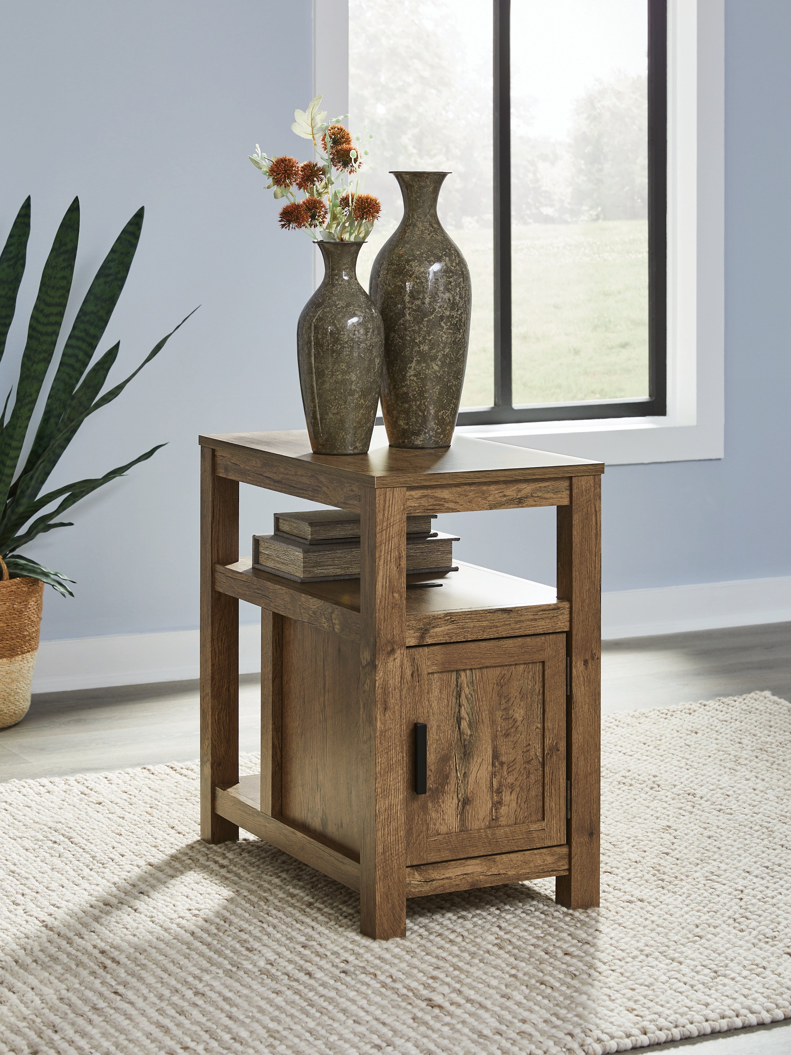 Floridian Furniture - Ashley Furniture - Fendenmore Chairside End Table - Chair Side End Table - T190-117