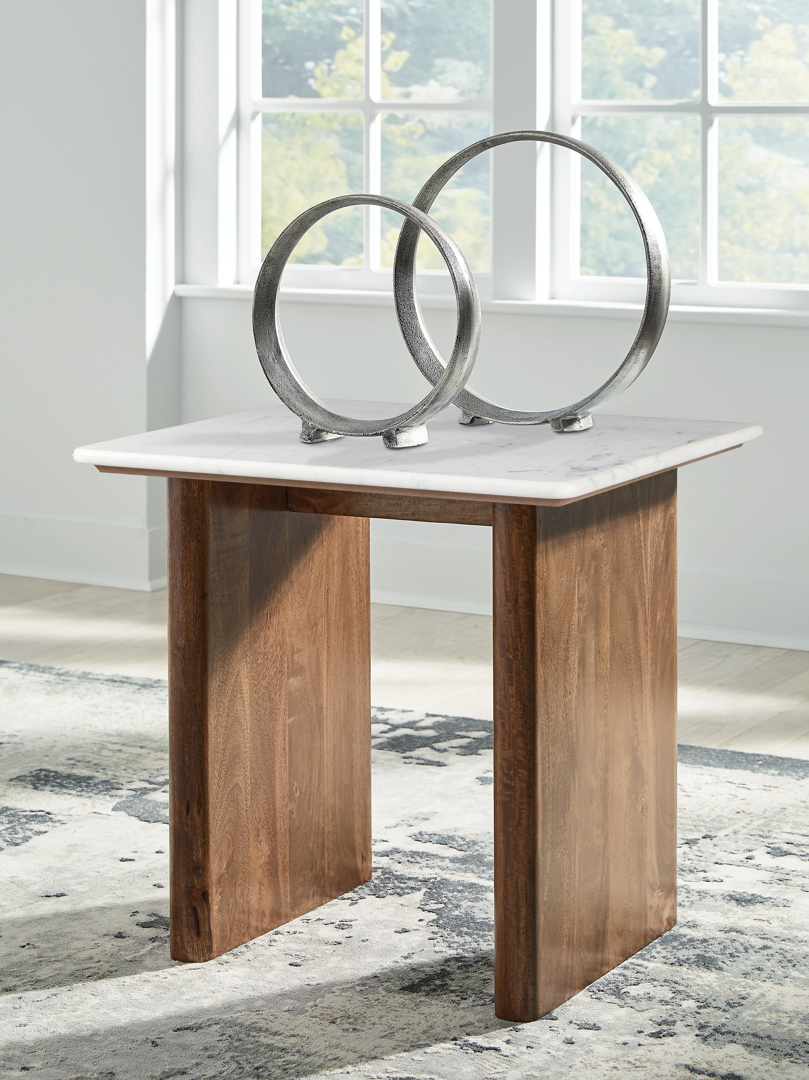 Floridian Furniture - Ashley Furniture - Isanti End Table - Round End Table / White/Brown - T652-6