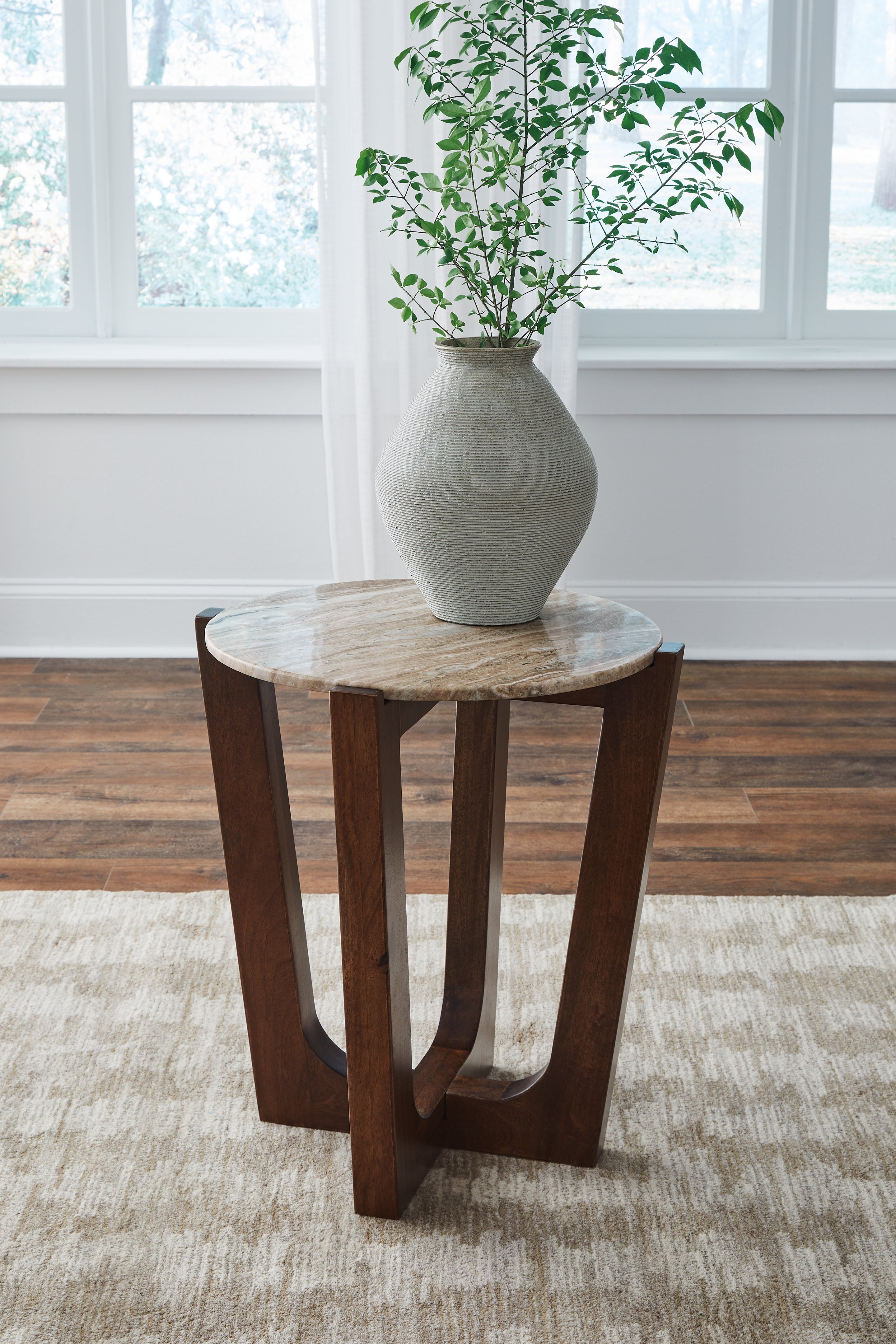 Floridian Furniture - Ashley Furniture - Tanidore End Table - Round End Table / Warm Brown - T667-6