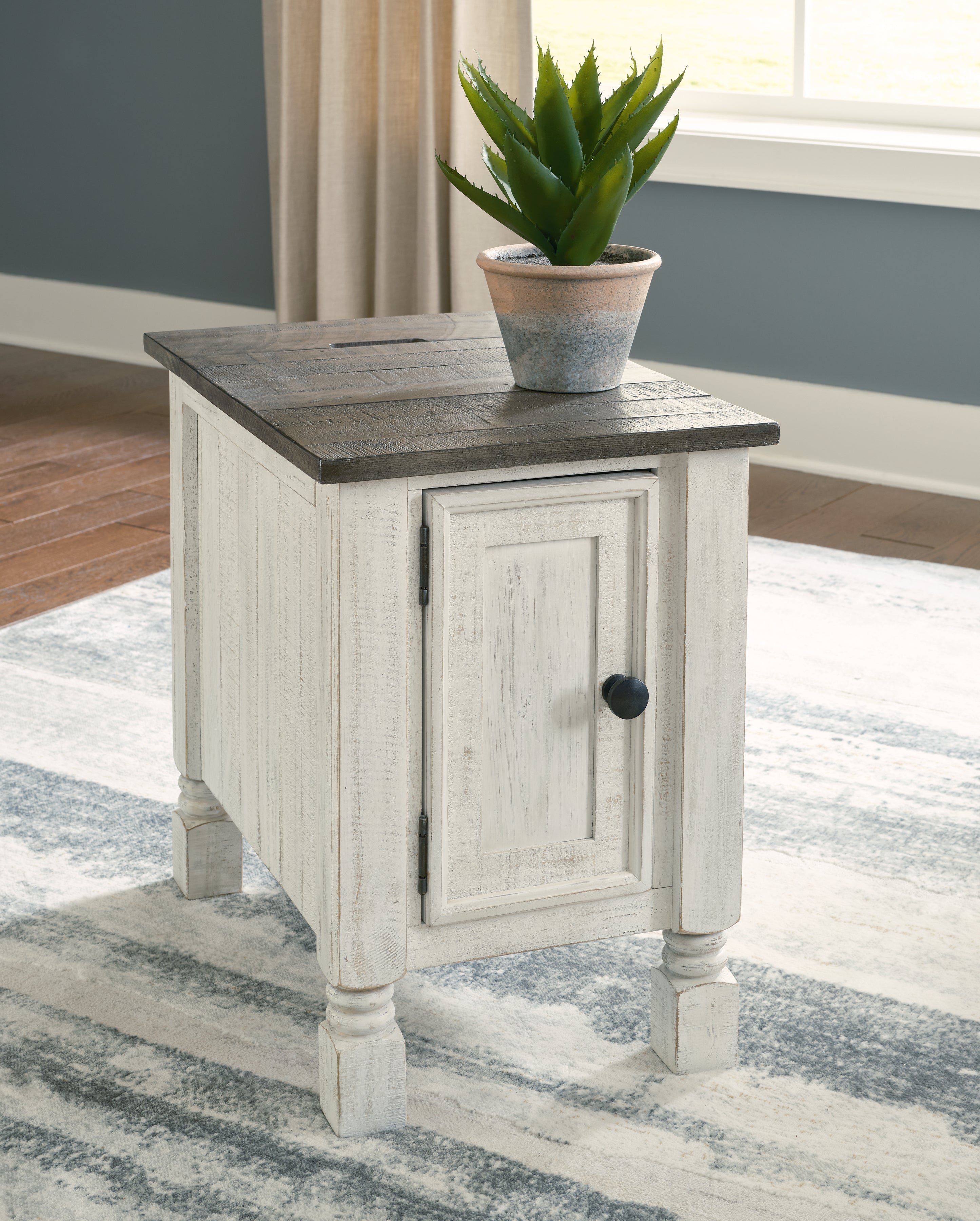 Floridian Furniture - Ashley Furniture - Havalance Chairside End Table - Chair Side End Table / White/Gray - T994-7