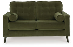 Reveon Lakes Living Room