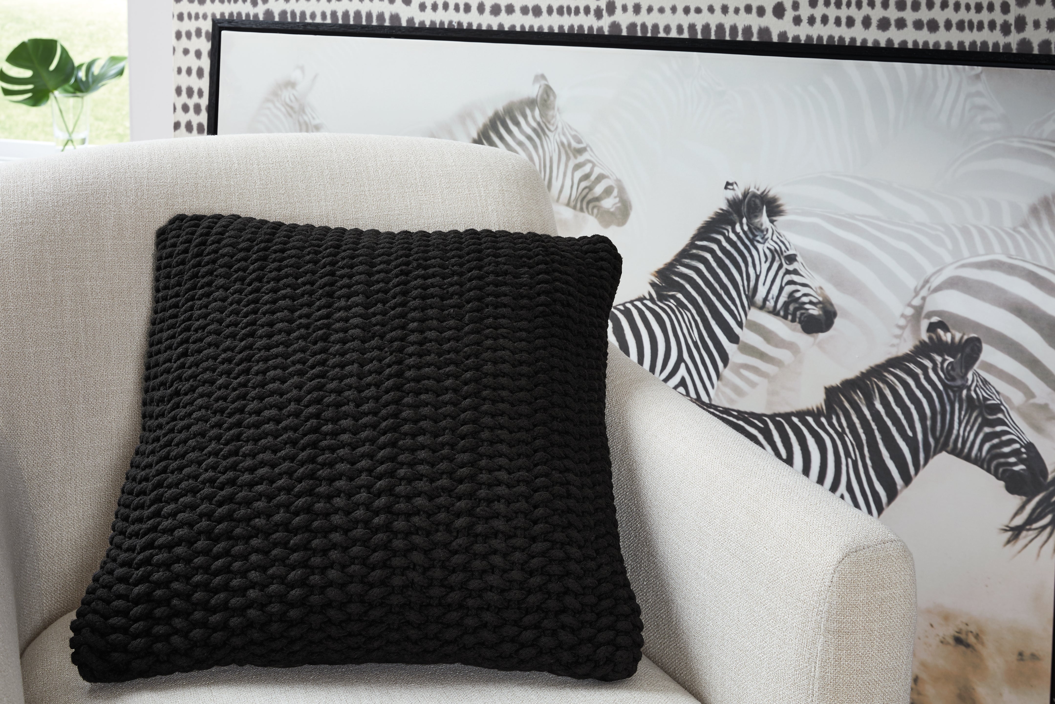 Floridian Furniture - Ashley Furniture - Renemore Pillows - Pillow / Black - A1000475P