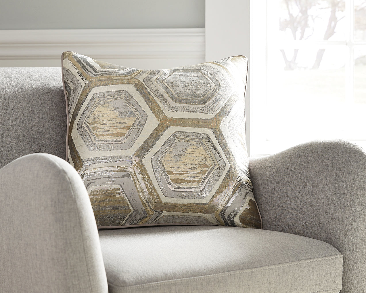 Floridian Furniture - Ashley Furniture - Meiling Pillows - Pillow (4/CS) / Metallic - A1000480