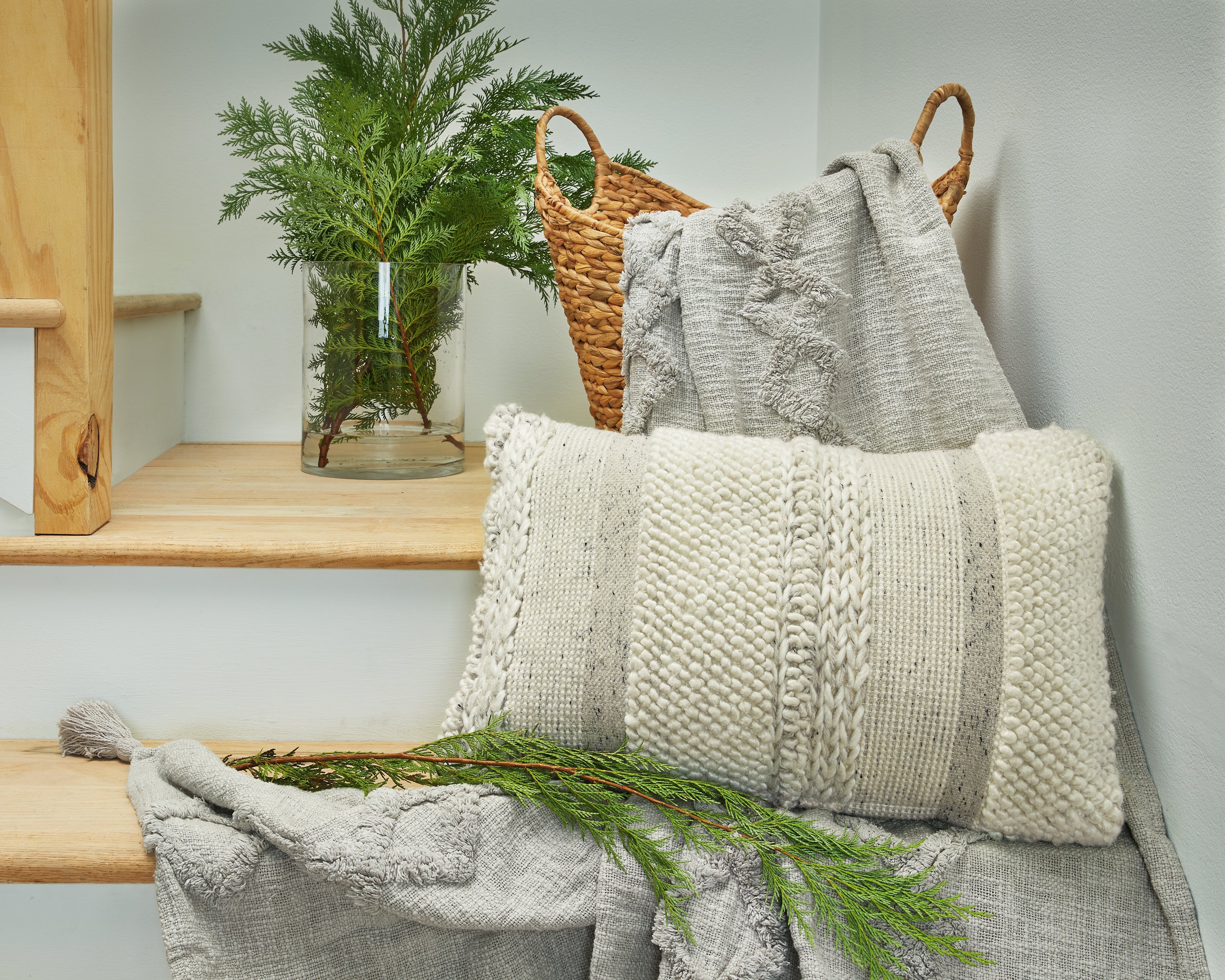 Floridian Furniture - Ashley Furniture - Standon Pillows - Pillow / Gray/White - A1001005P