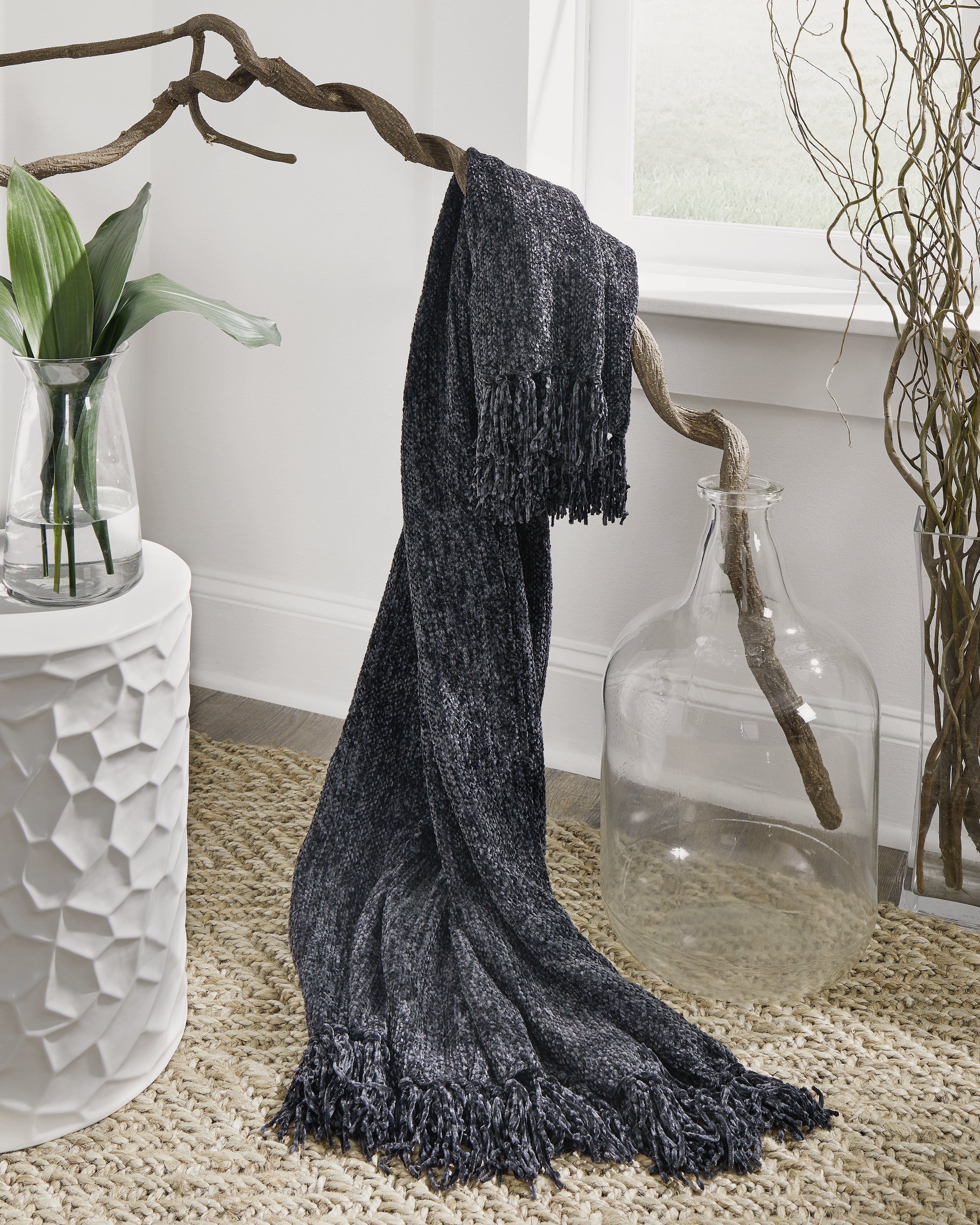 Floridian Furniture - Ashley Furniture - Tamish Throw (Set of 3) - Throw (3/CS) / Black - A1001027
