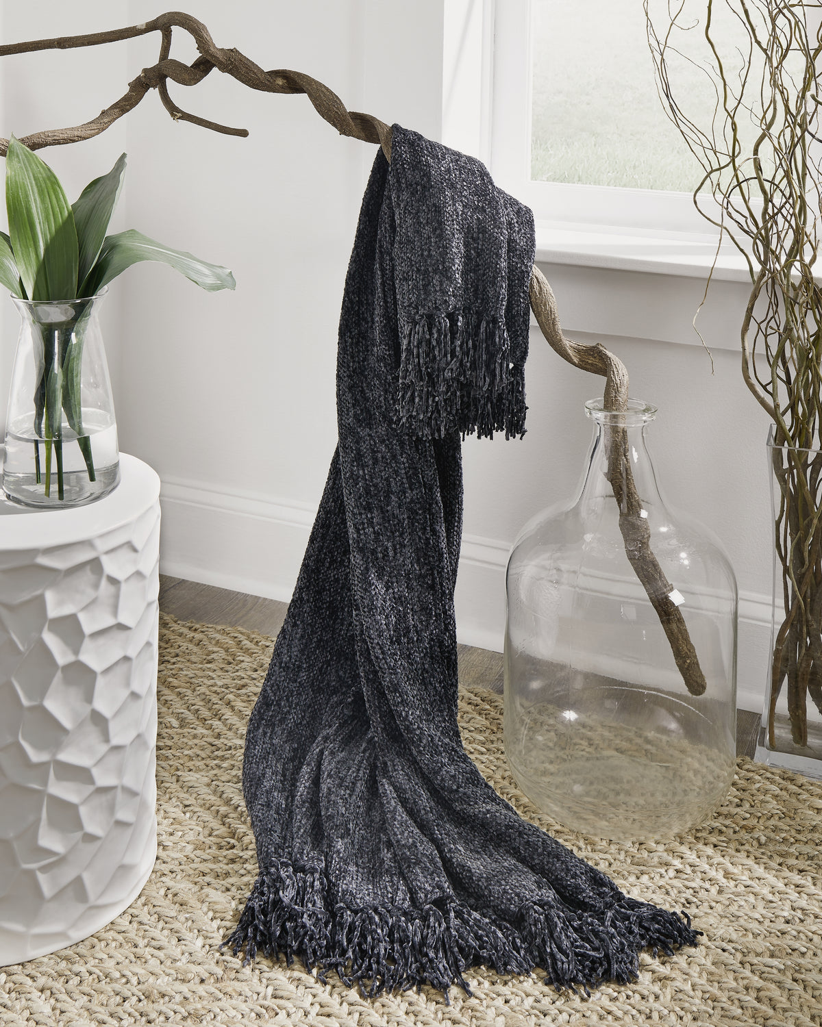 Floridian Furniture - Ashley Furniture - Tamish Throw (Set of 3) - Throw (3/CS) / Black - A1001027