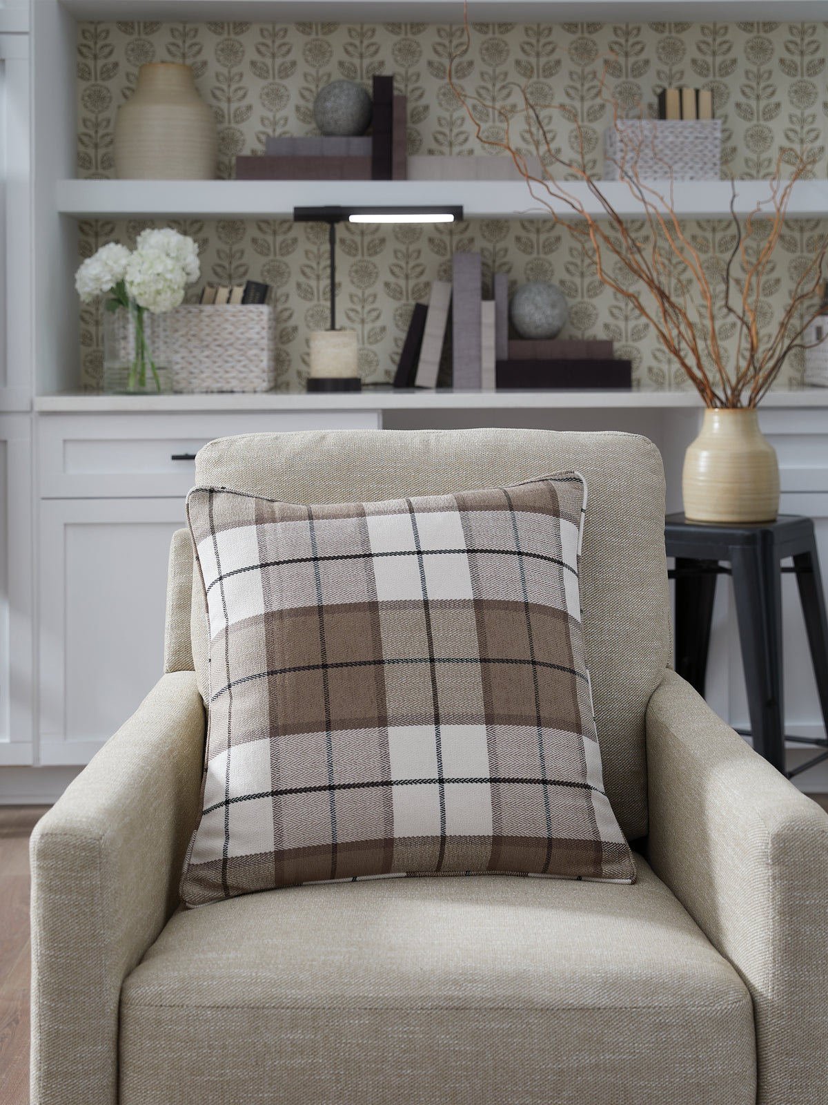 Floridian Furniture - Ashley Furniture - Godricton Pillows - Pillow (4/CS) / Brown/Black/Cream - A1001103