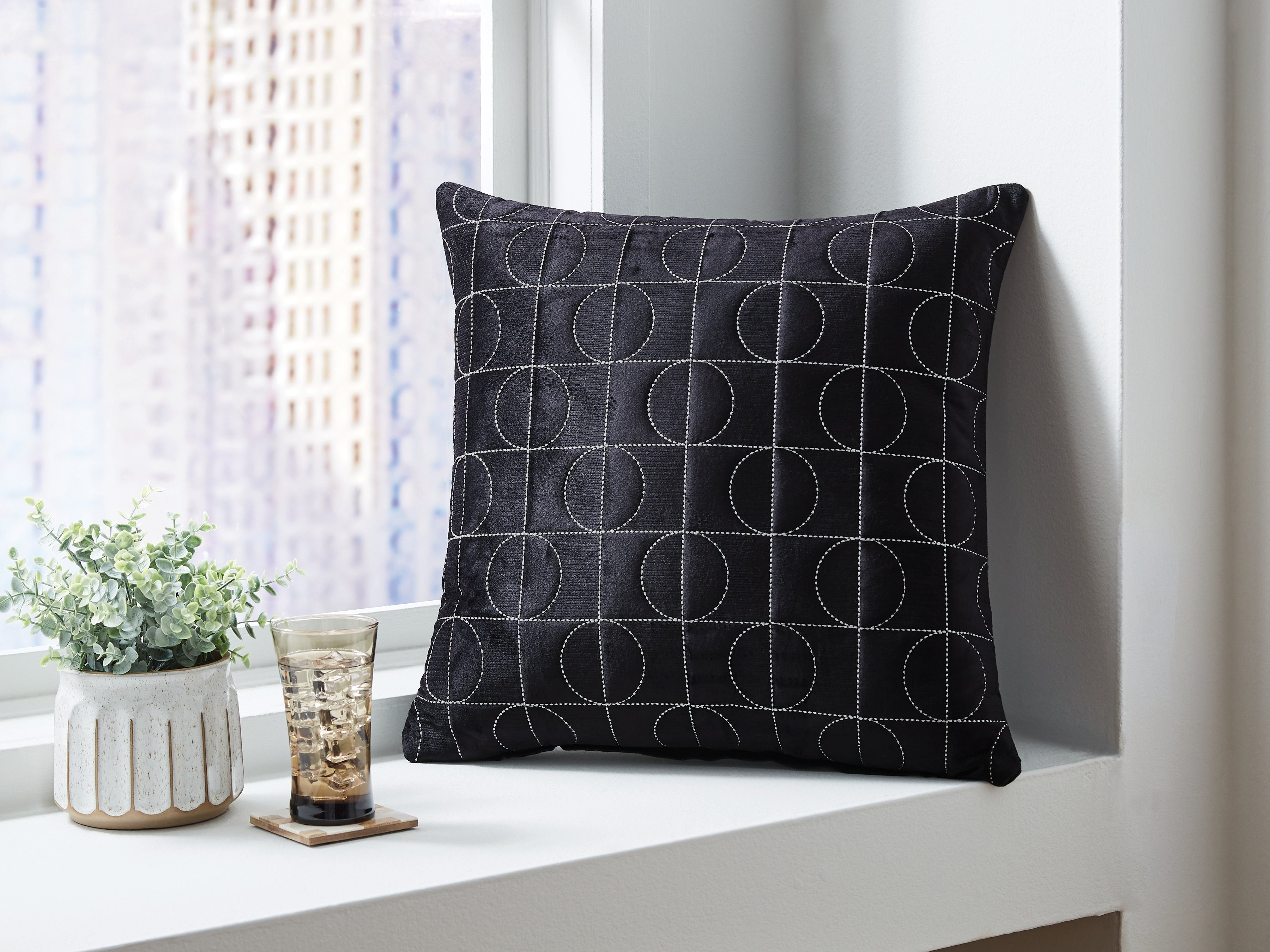 Floridian Furniture - Ashley Furniture - Kydner Pillows - Pillow (4/CS) / Black/Silver - A1001108