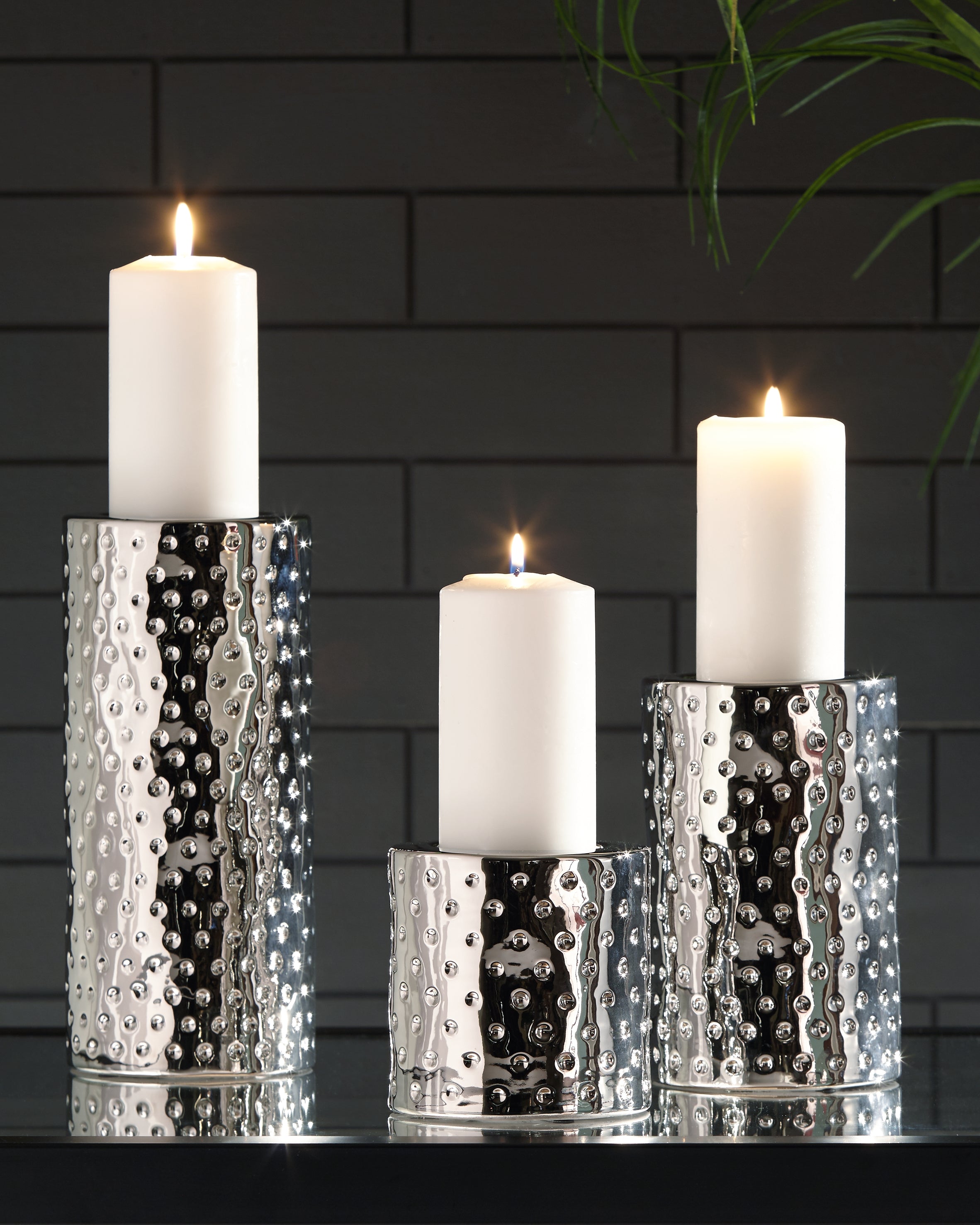 Floridian Furniture - Ashley Furniture - Marisa Candle Holder - Candle Holder Set (3/CN) / Gold Finish - A2000461