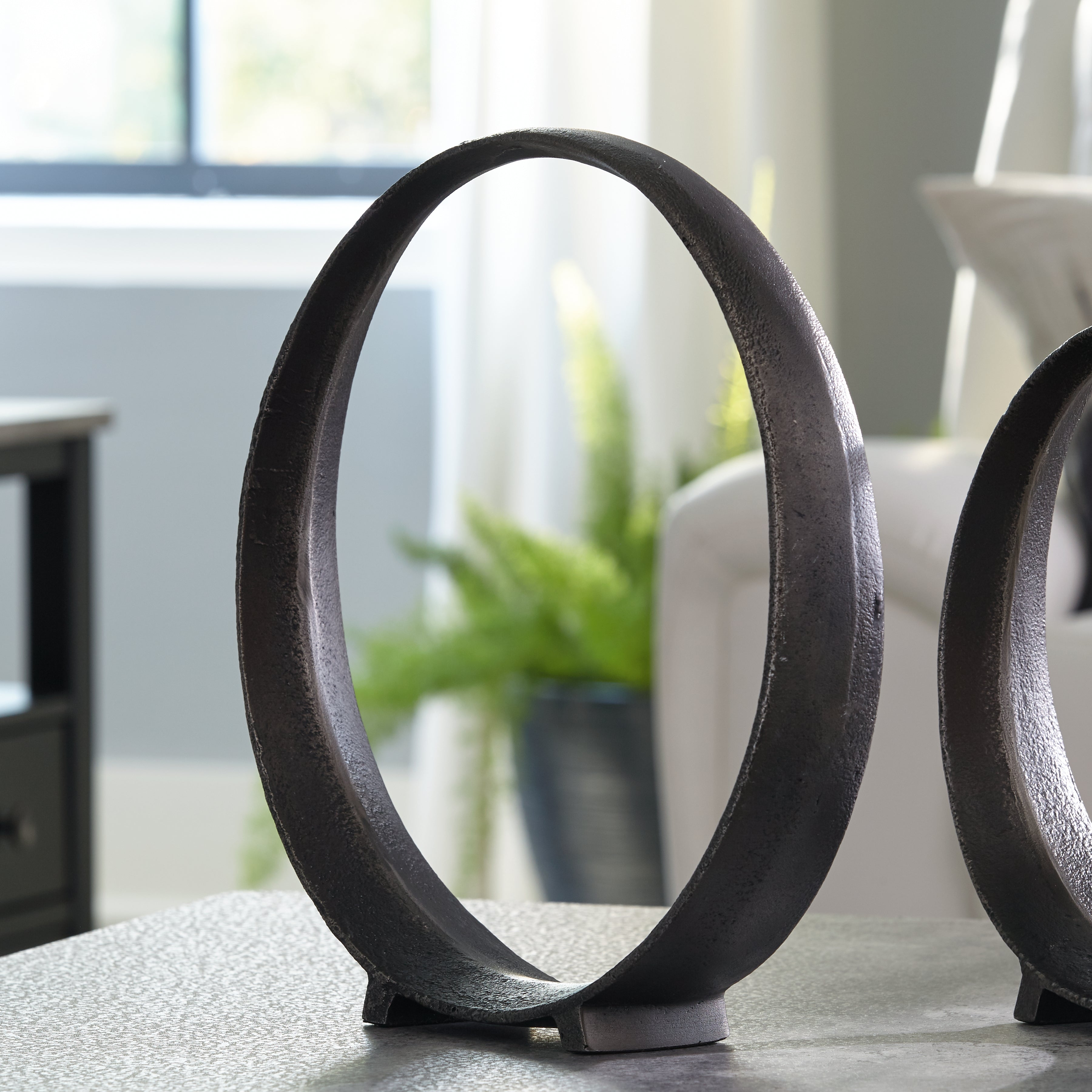 Floridian Furniture - Ashley Furniture - Ryandale Sculpture - Sculpture / Antique Black - A2000498S