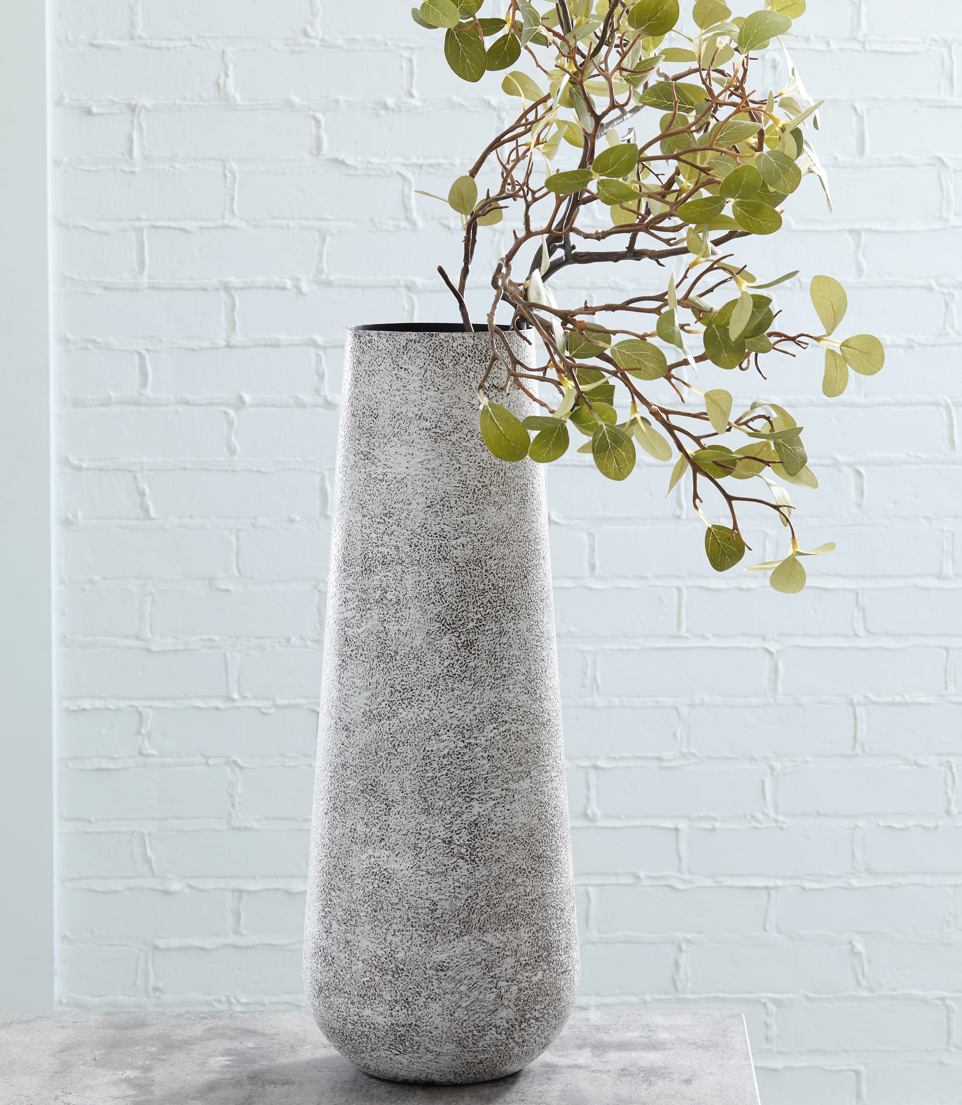 Floridian Furniture - Ashley Furniture - Fynn Vase - Vase / Antique White - A2000517
