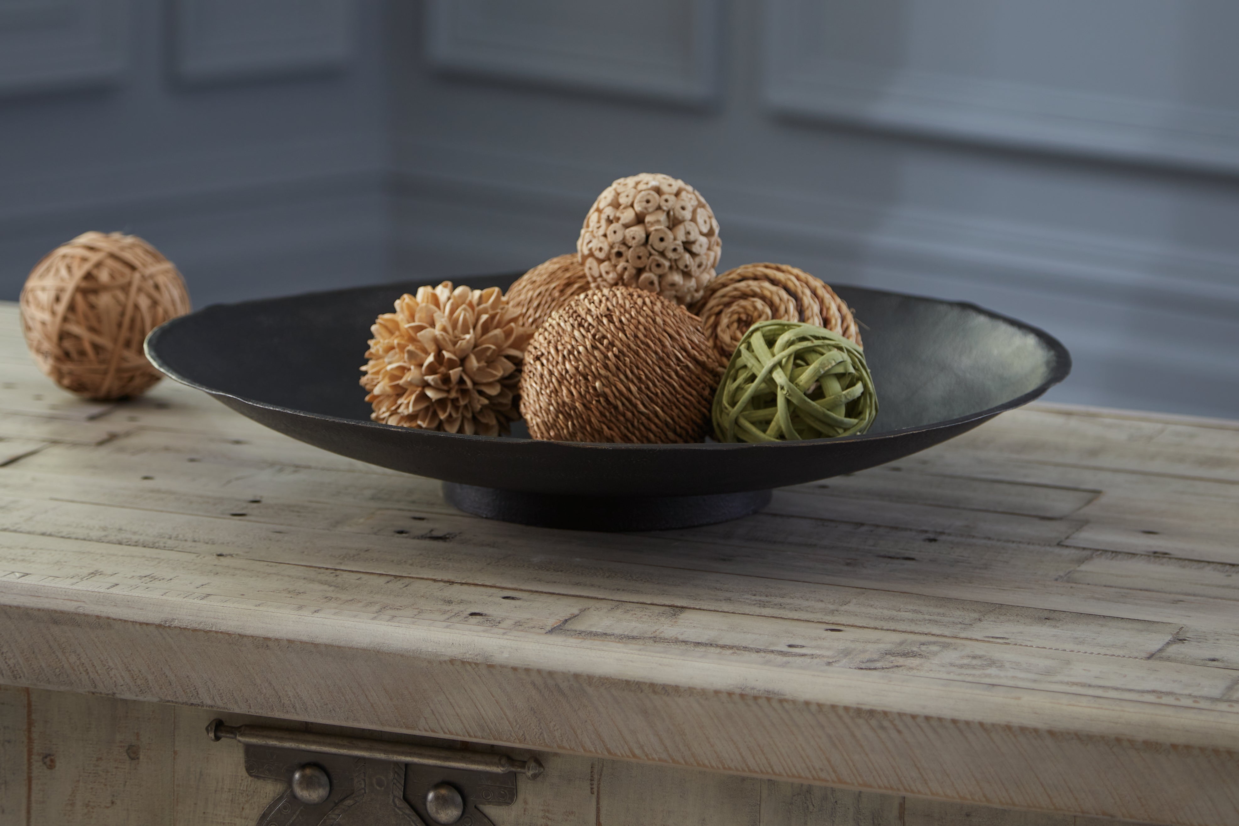 Floridian Furniture - Ashley Furniture - Moises Bowl - Bowl / Antique Brown - A2000518