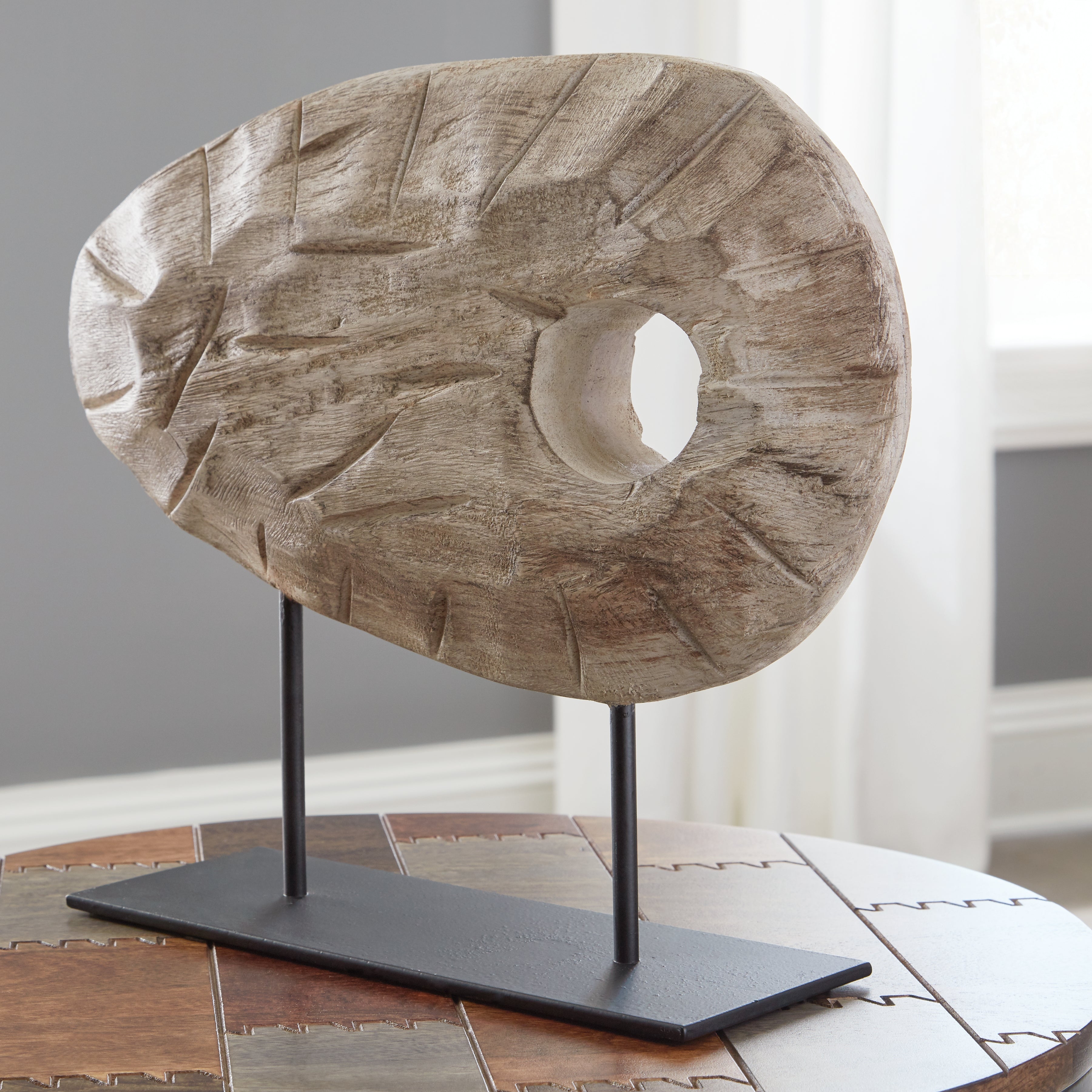 Floridian Furniture - Ashley Furniture - Dashburn Sculpture - Sculpture / Antique White/Black - A2000561
