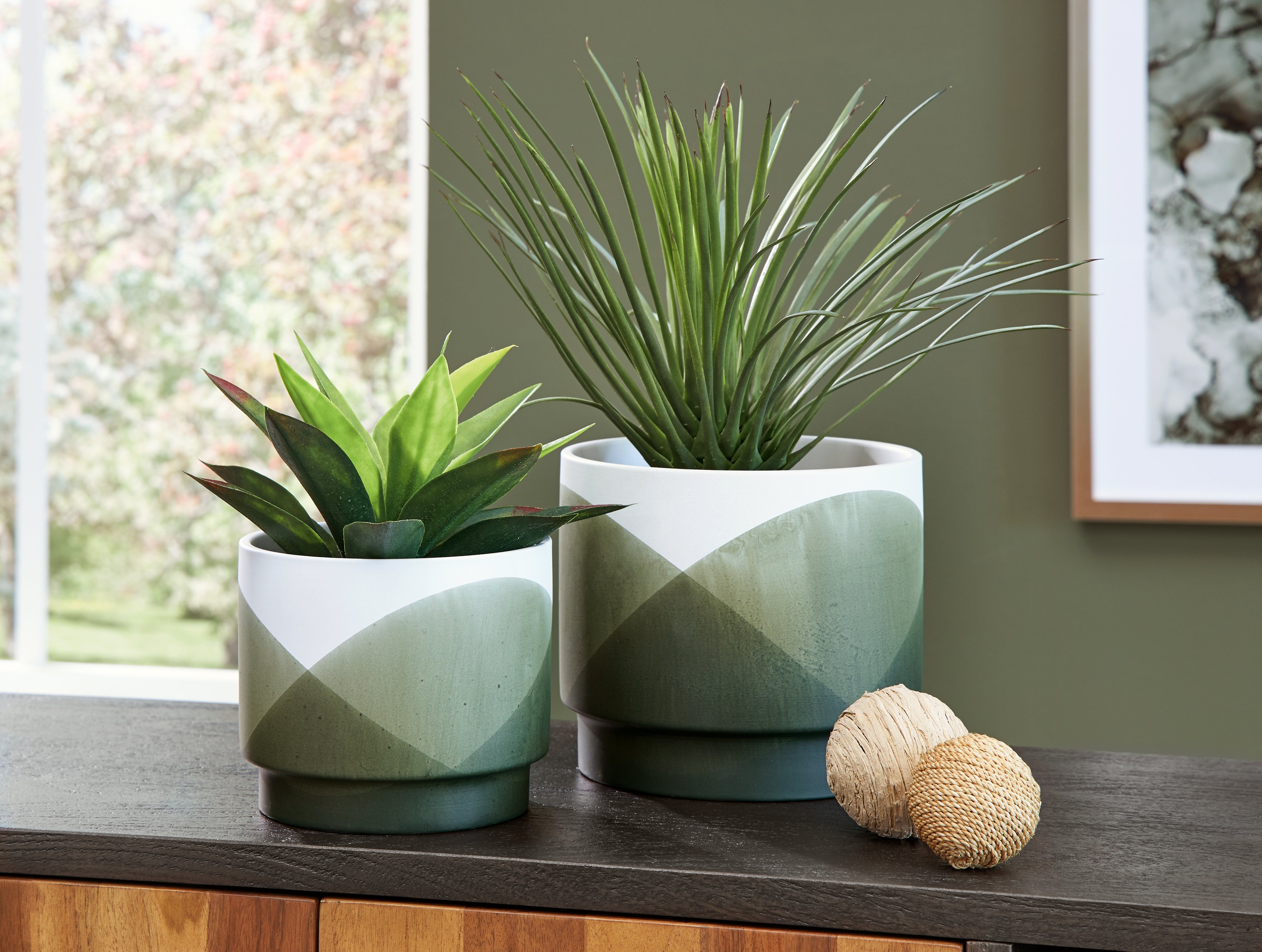 Floridian Furniture - Ashley Furniture - Ardenridge Planter (Set of 2) - Planter Set (Set of 2) / Green/White - A2000579