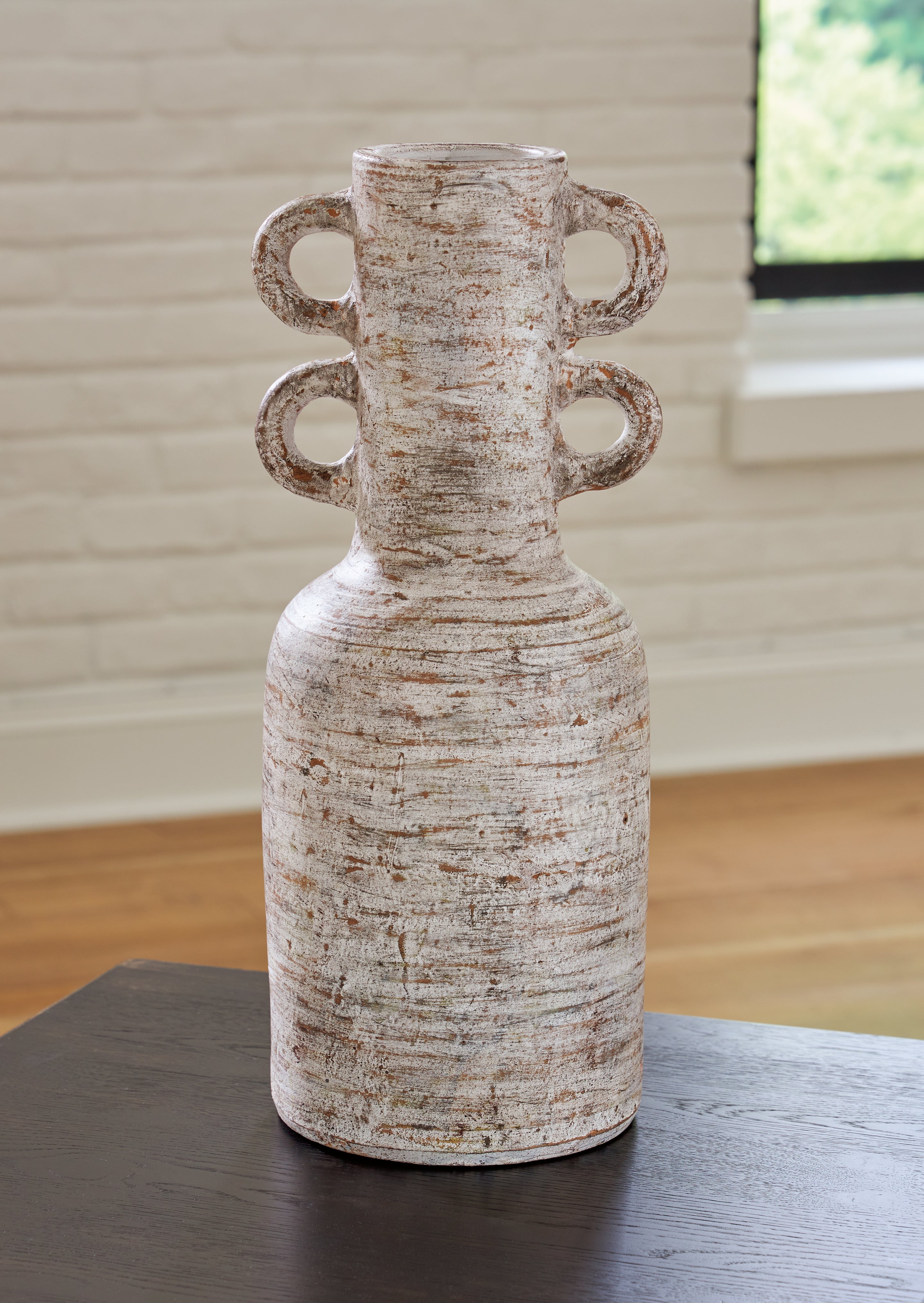 Floridian Furniture - Ashley Furniture - Wellbridge Vase - Vase / Distressed White - A2000609
