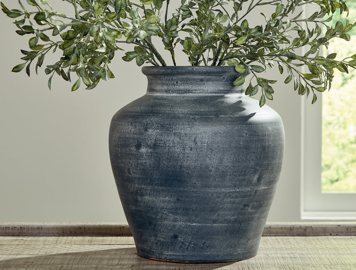 Floridian Furniture - Ashley Furniture - Meadie Vase - Vase / Distressed White - A2000787