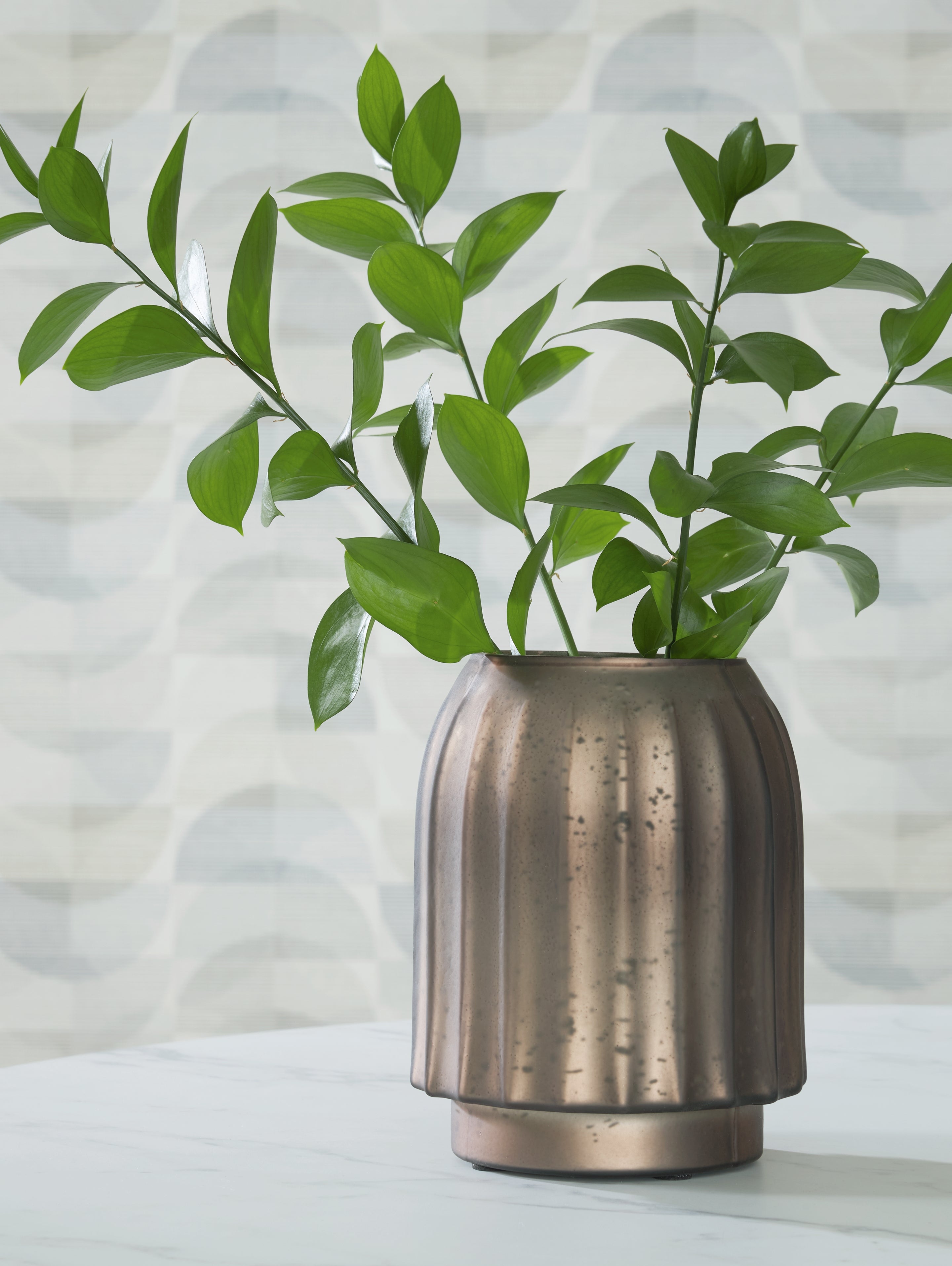 Floridian Furniture - Ashley Furniture - Briarcott Vase - Vase / Brown - A2000703