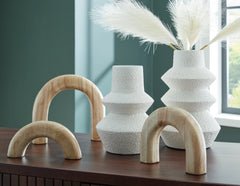 Floridian Furniture - Ashley Furniture - Maddwarth Accessory Set (Set of 5) - Accessory Set (5/CN) / White/Natural Brown - A2C00214