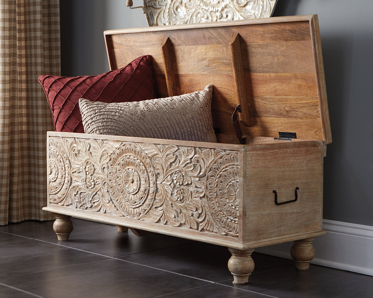 Floridian Furniture - Ashley Furniture - Fossil Ridge Storage Bench - Storage Bench / Beige / 44"W x 17"D x 17"H - A4000039