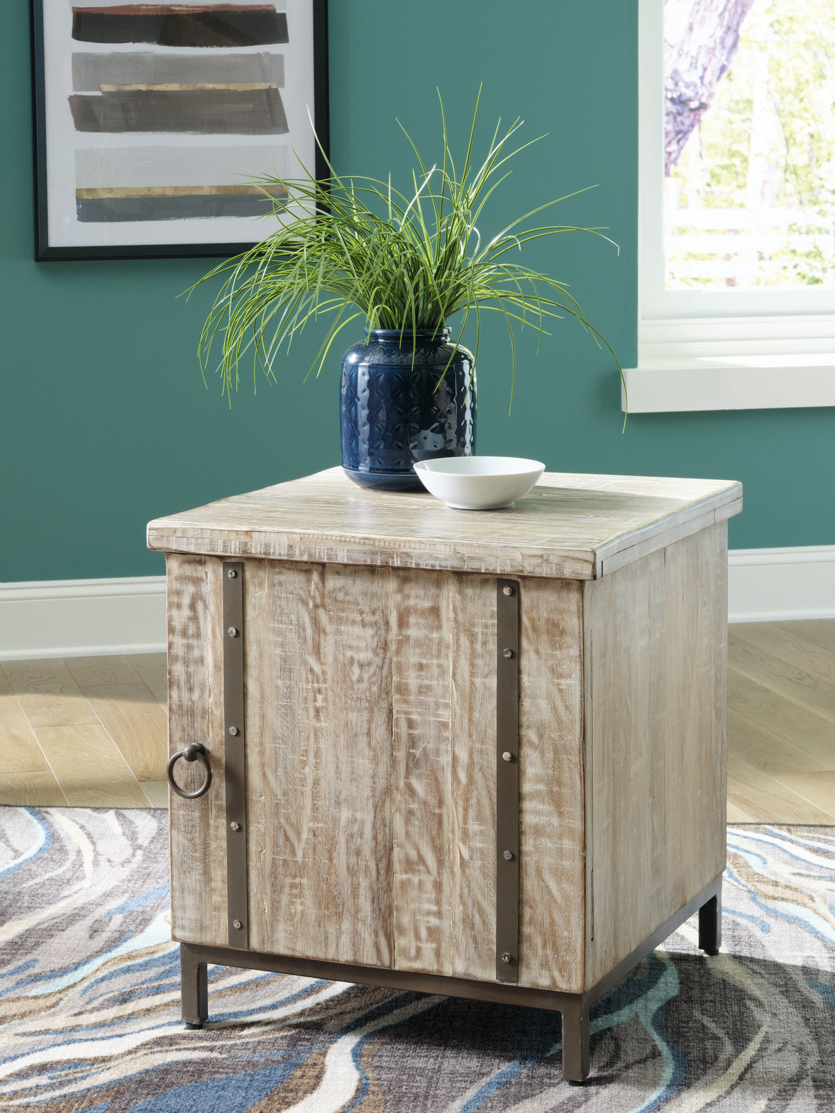 Floridian Furniture - Ashley Furniture - Laddford Accent Cabinet - Accent Cabinet / Whitewash - A4000506