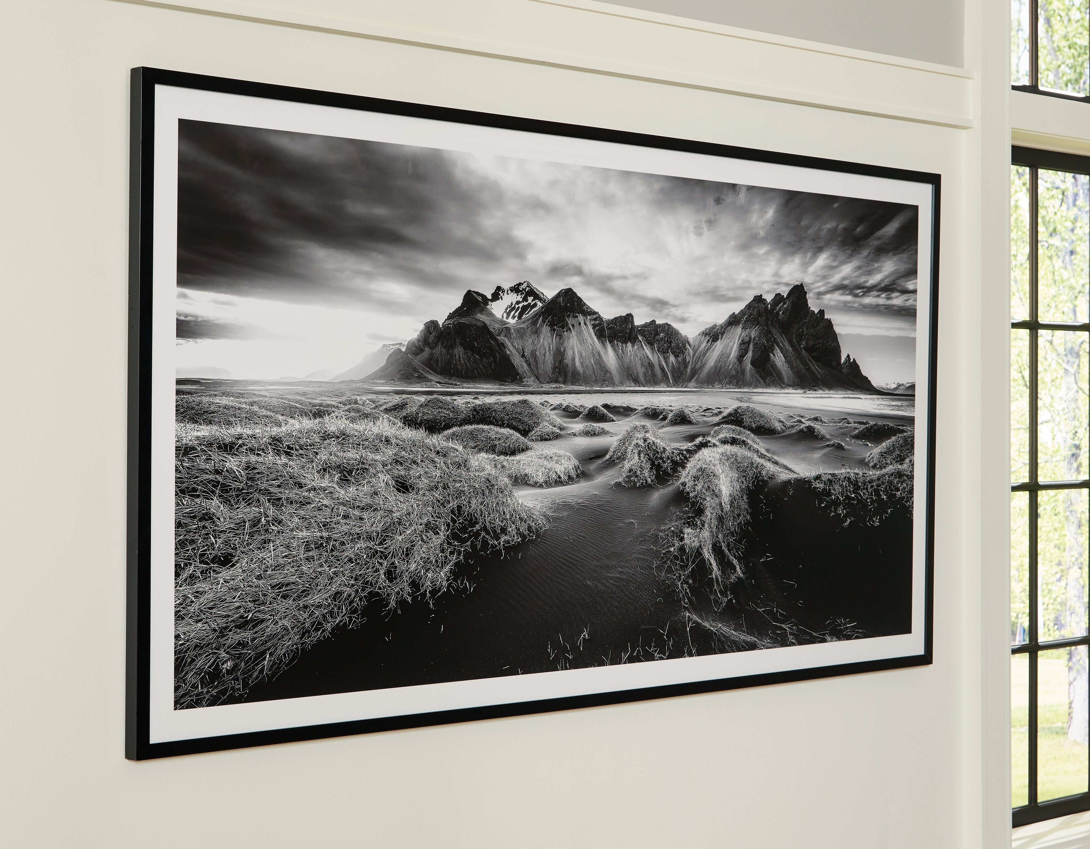 Floridian Furniture - Ashley Furniture - Delstone Wall Decor - Wall Art / Black/White - A8000424