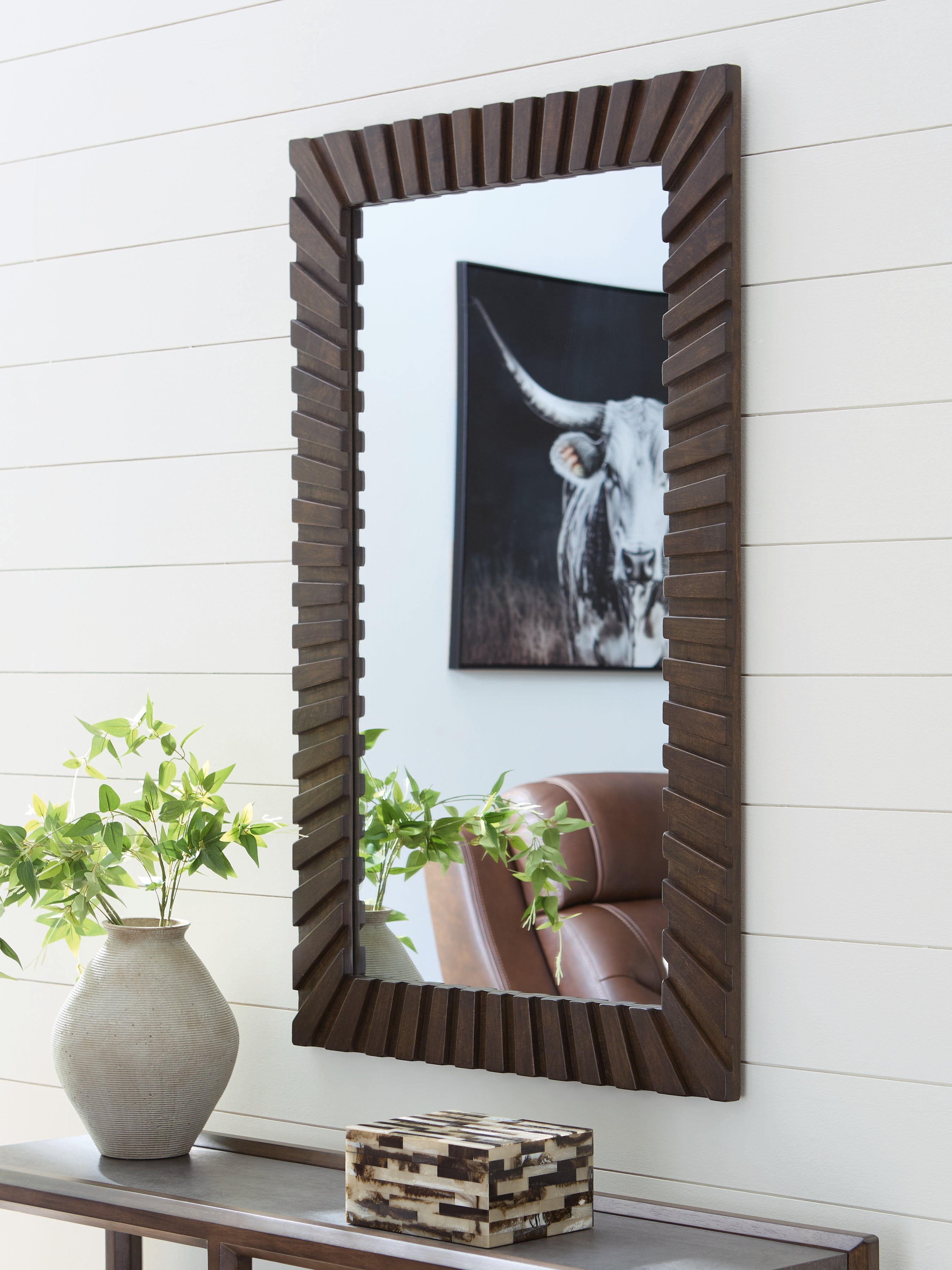 Floridian Furniture - Ashley Furniture - Advin Mirror - Accent Mirror / Dark Brown - A8010428