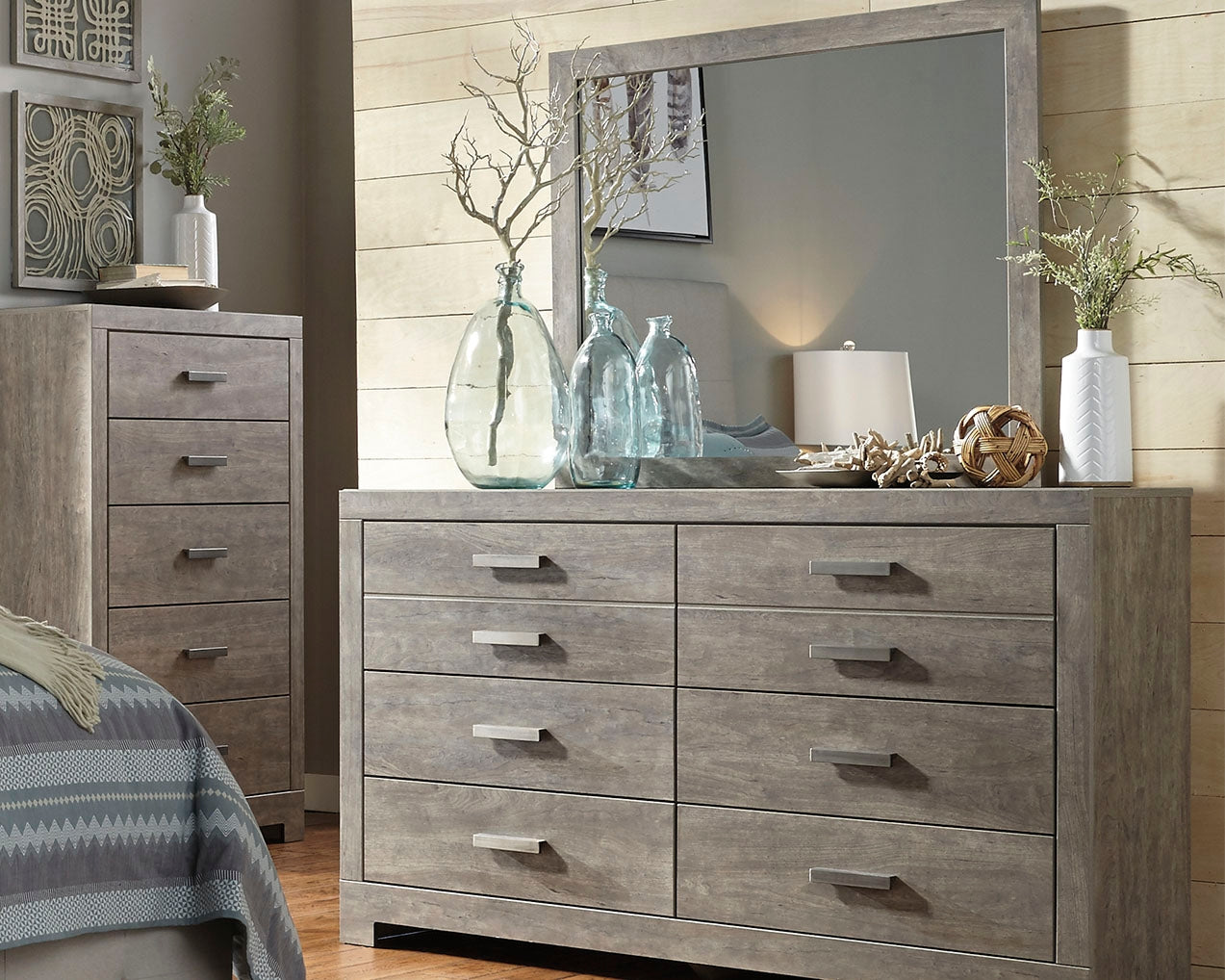 Floridian Furniture - Ashley Furniture - Culverbach Bedroom - Dresser and Mirror / Gray - B070B1