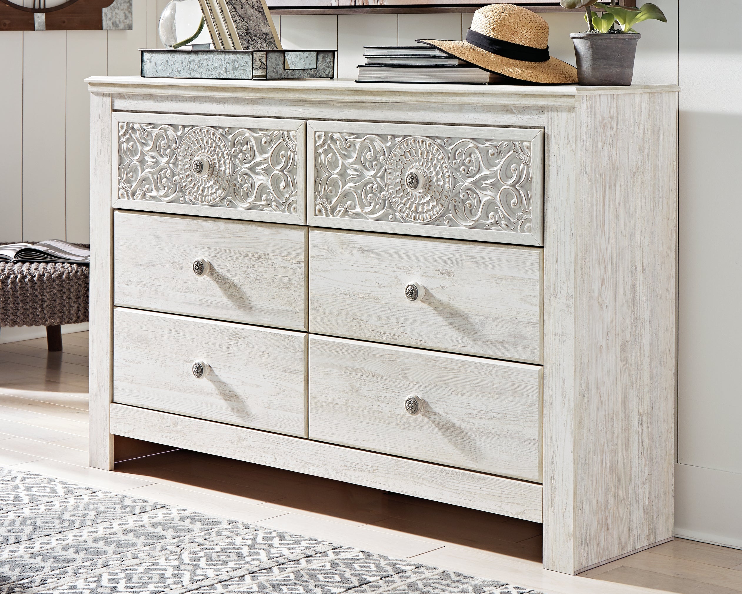 Floridian Furniture - Ashley Furniture - Paxberry Bedroom - Six Drawer Dresser / Whitewash - B181-31