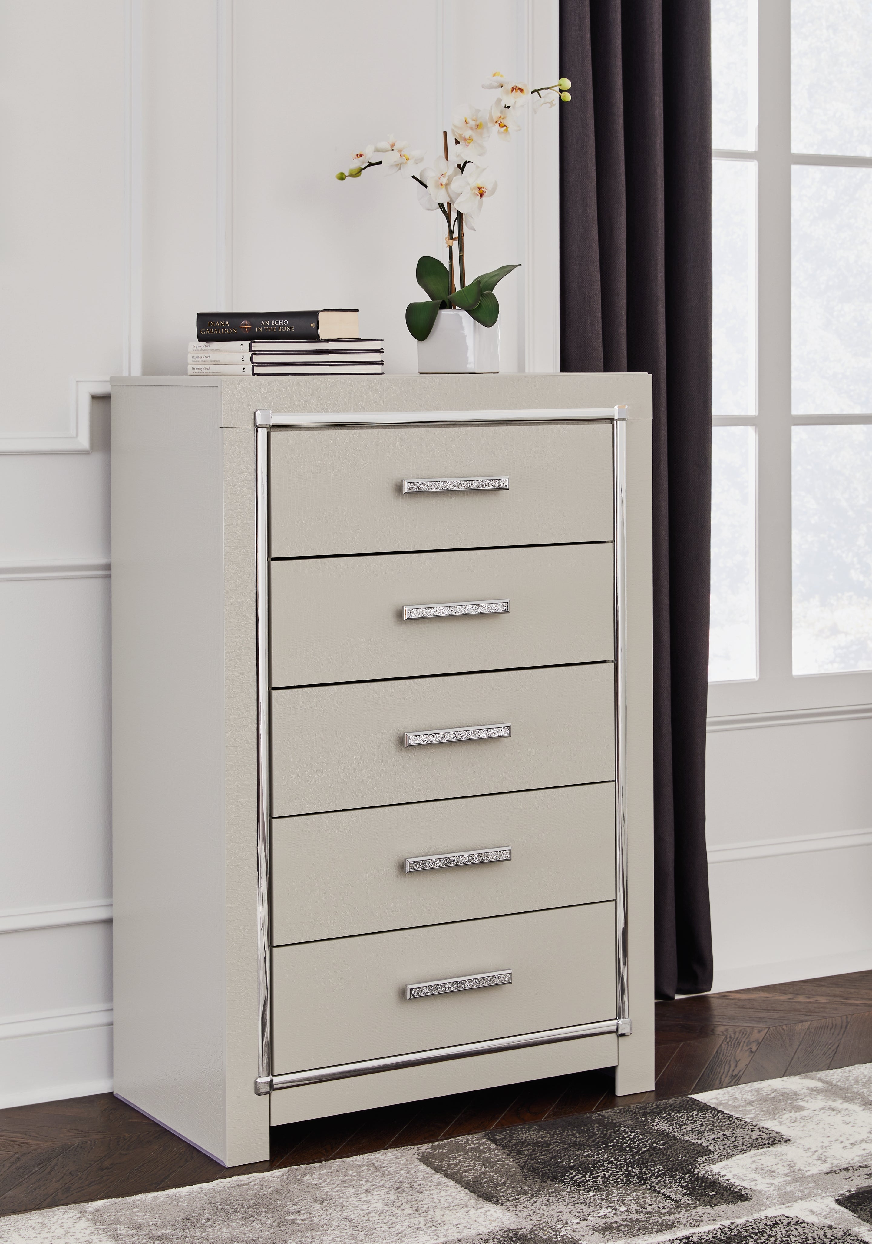 Floridian Furniture - Ashley Furniture - Zyniden Bedroom - Six Drawer Dresser / Silver - B2114-31
