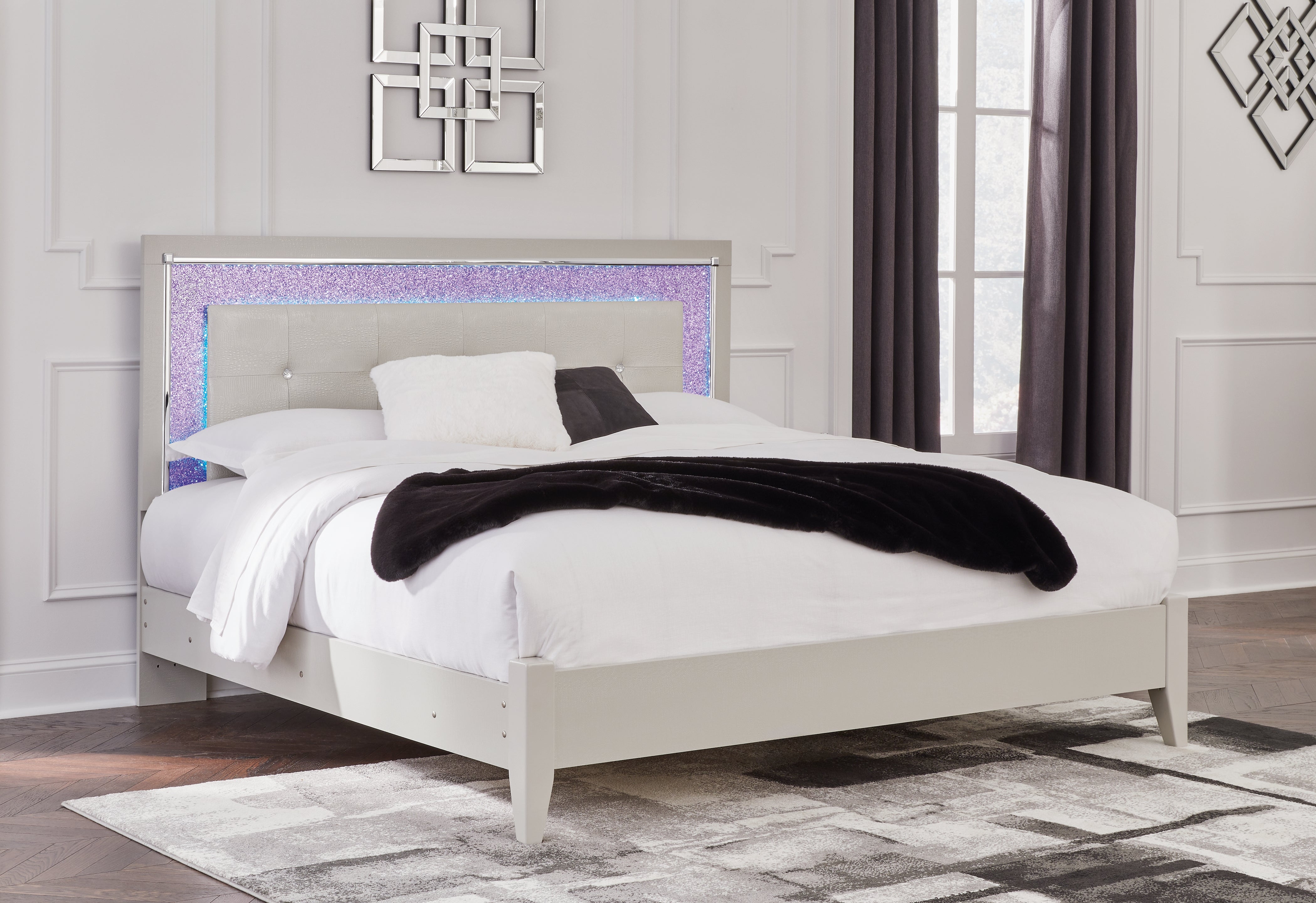 Floridian Furniture - Ashley Furniture - Zyniden Bedroom - King Upholstered Panel Bed / Silver - B2114B3