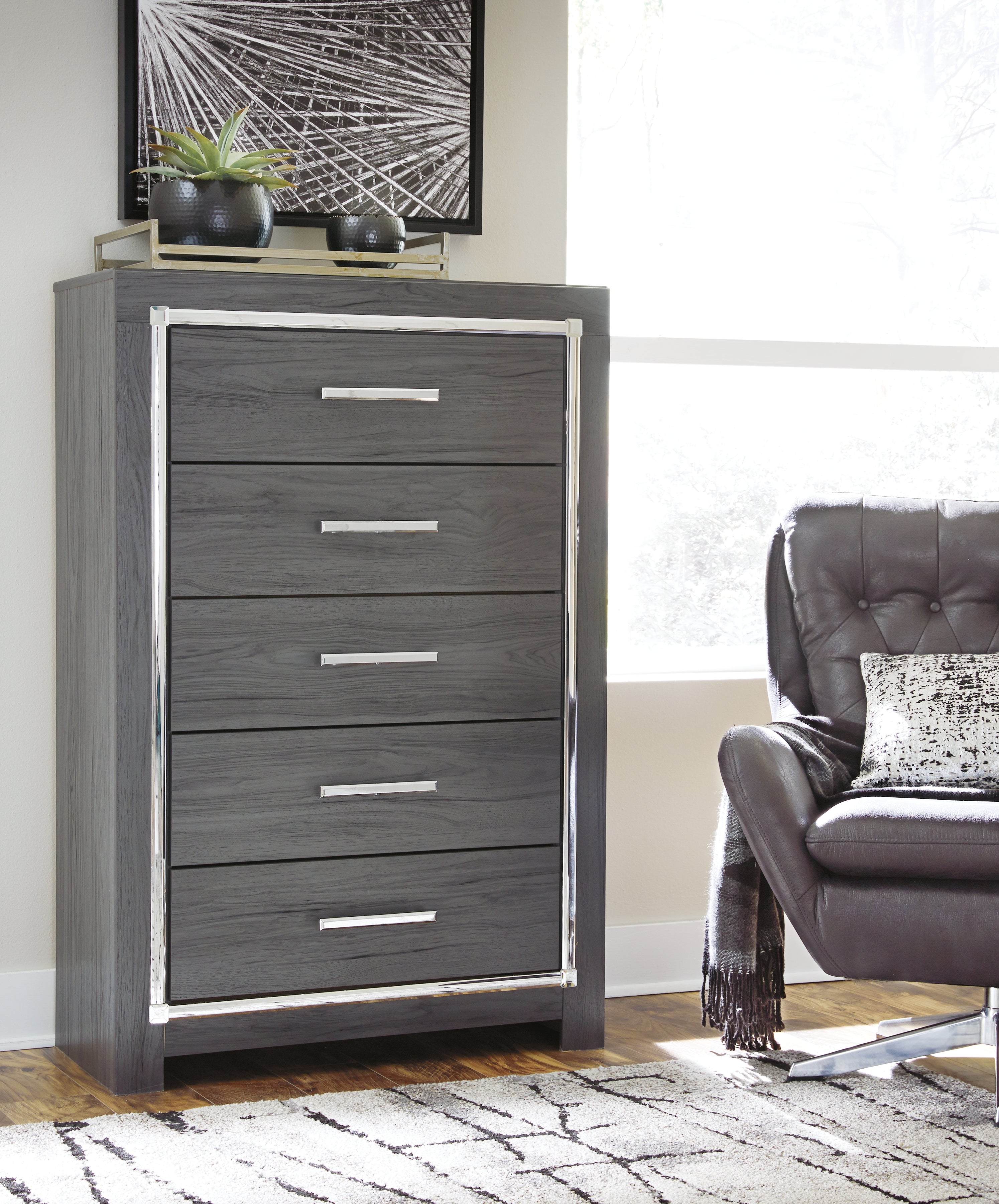 Floridian Furniture - Ashley Furniture - Lodanna Bedroom - Five Drawer Chest / Gray - B214-46